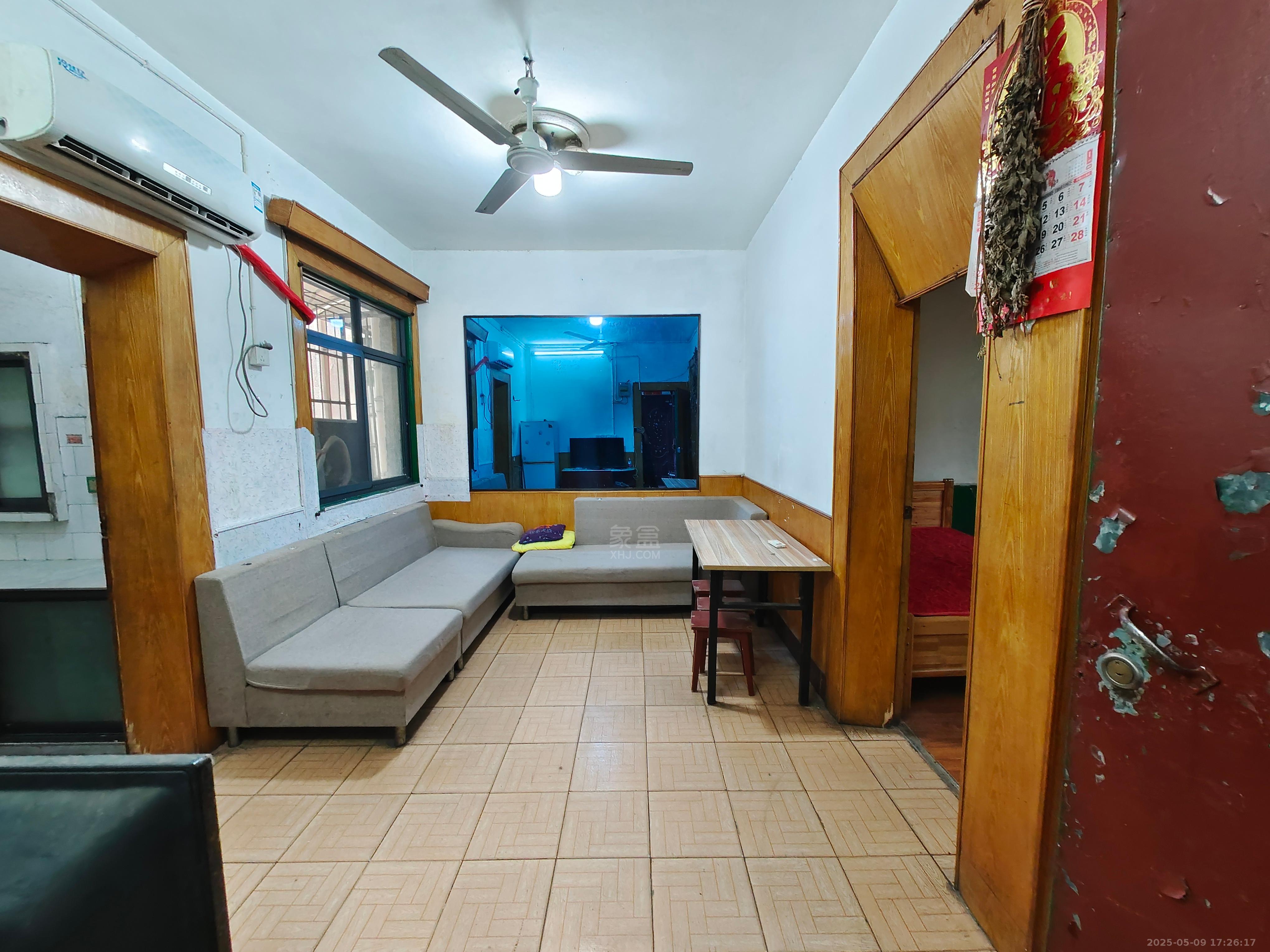 铁路小区  2室1厅1卫    1000.0元/月 铁路小区  2室1厅1卫    1000.0元/月室内图