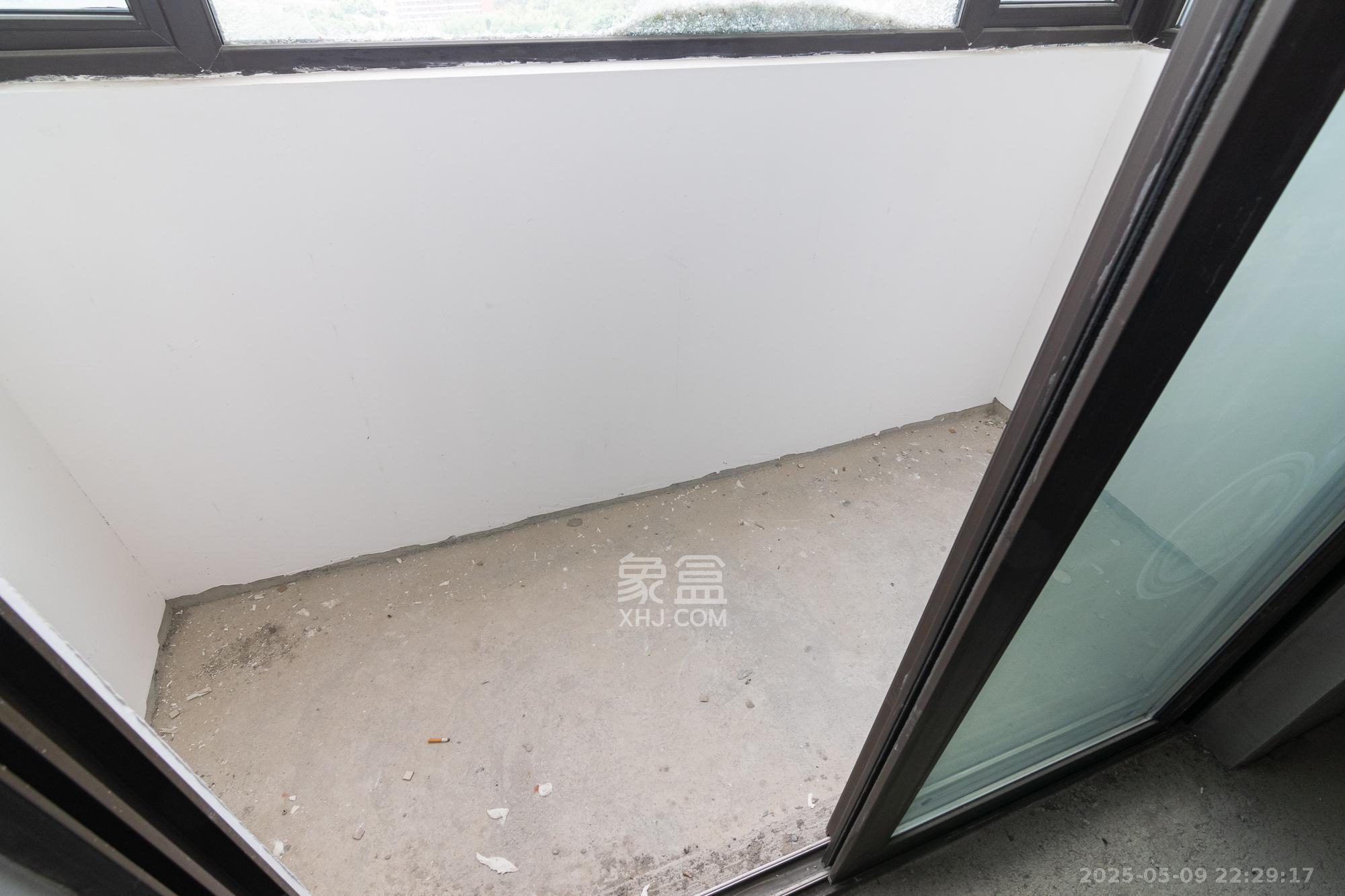 美的翰城  3室2厅2卫    63.8万 美的翰城  3室2厅2卫    63.8万阳台