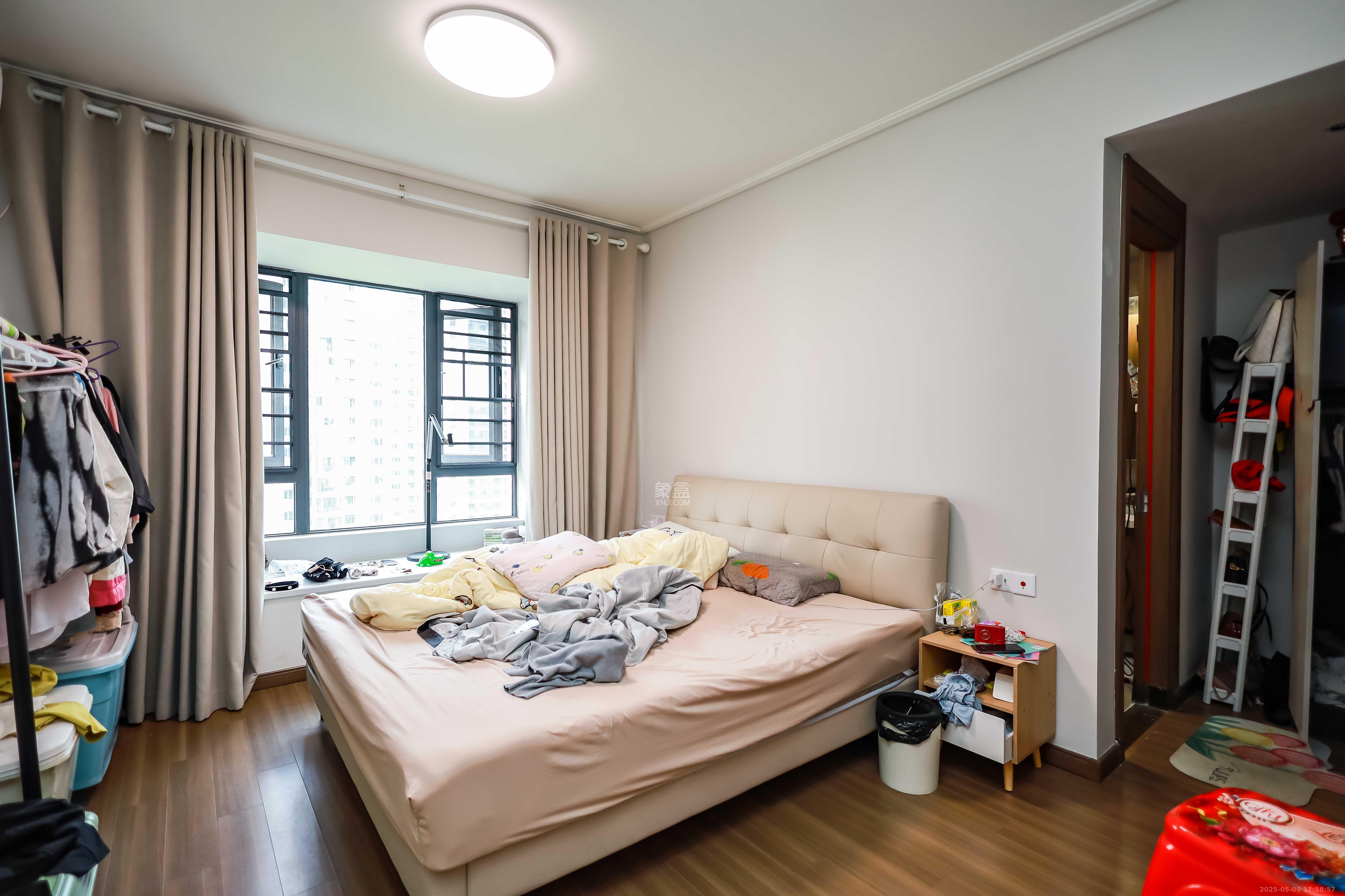 保利恒伟时光印象  4室2厅2卫   120.00万卧室