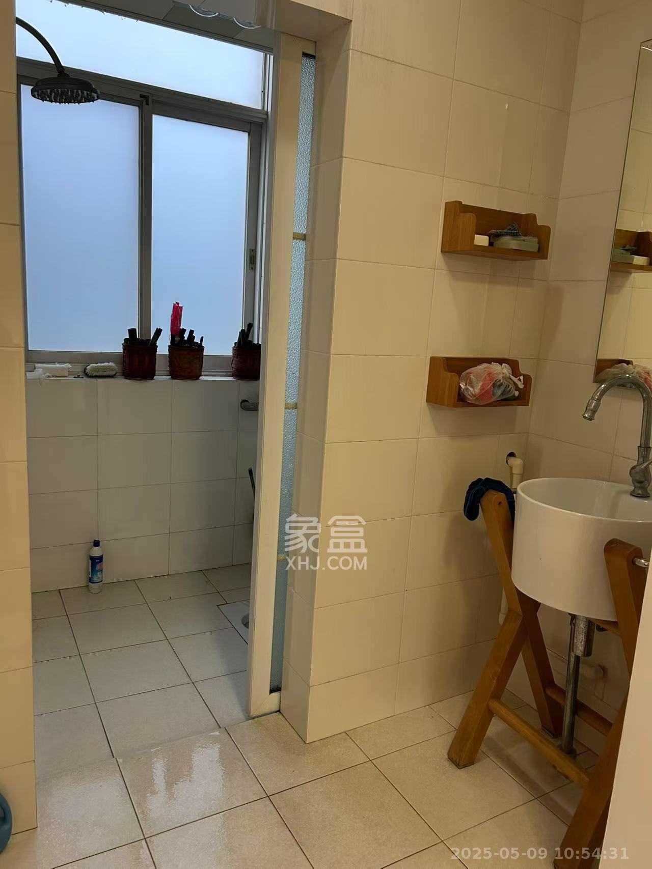 同升湖山庄 4室2厅2卫 2800.0元/月 同升湖山庄 4室2厅2卫 2800.0元/月室内图