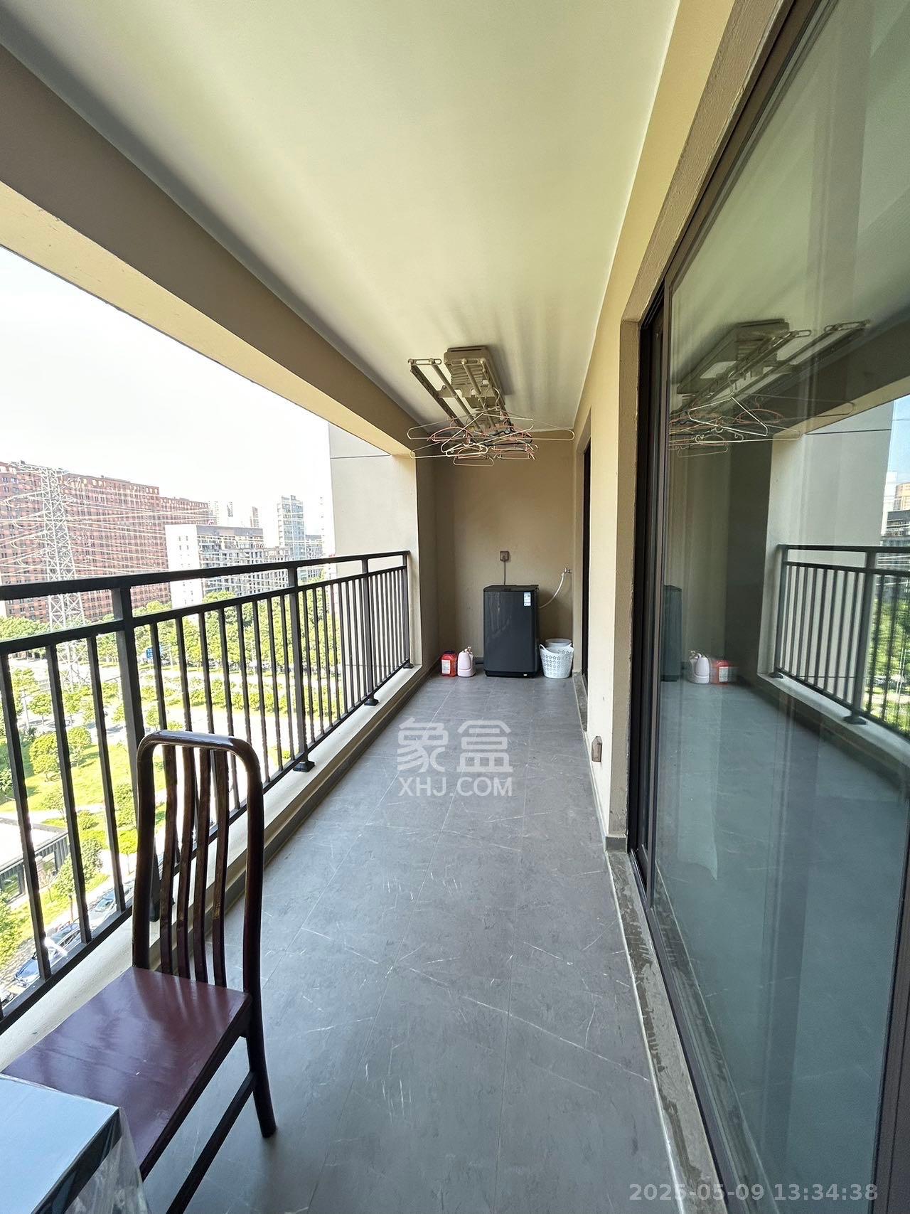 龙湖春江天玺  4室2厅2卫    4600.0元/月室内图