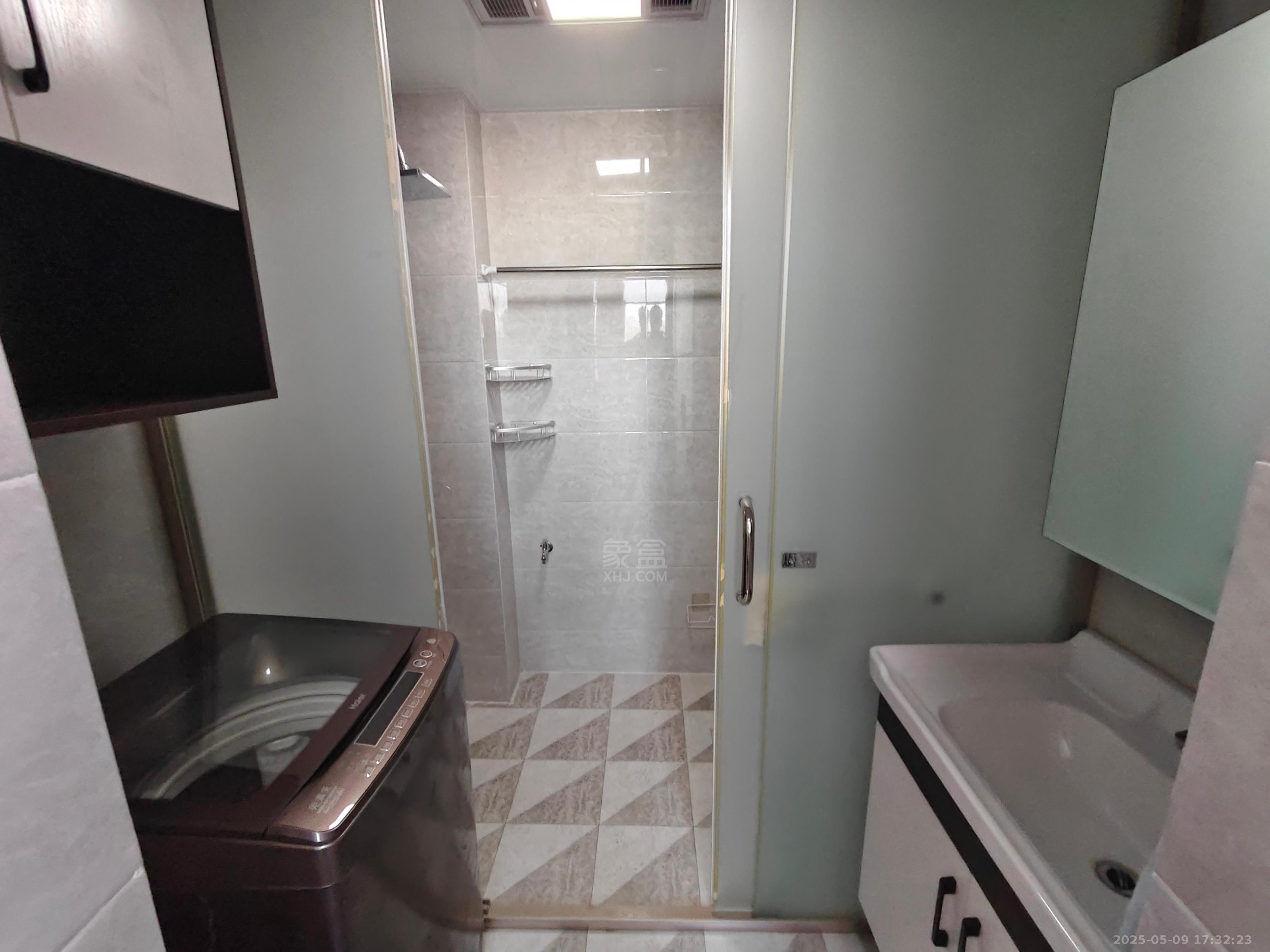 香槟小镇 1室1厅1卫 1200.0元/月 香槟小镇 1室1厅1卫 1200.0元/月室内图