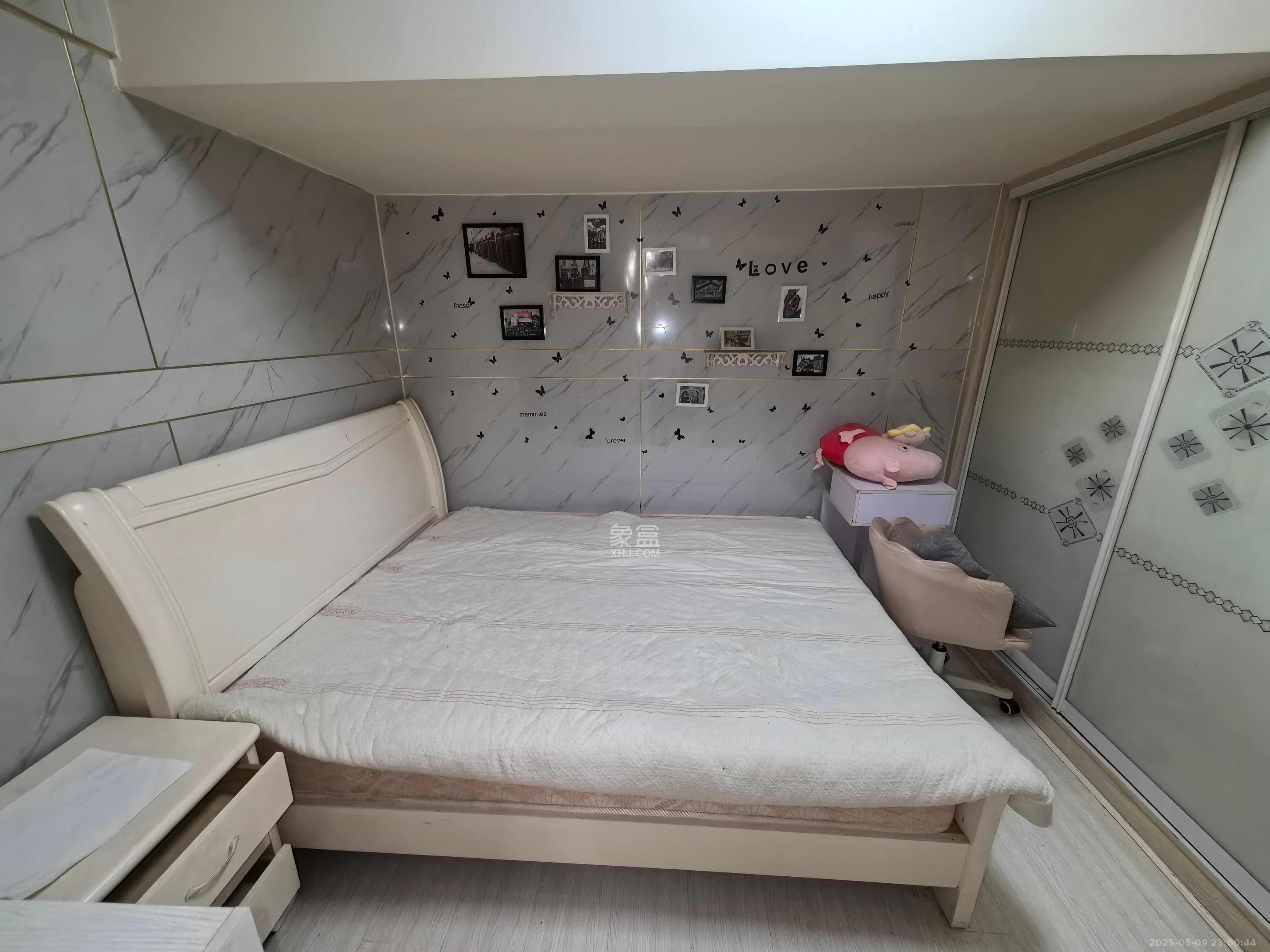 金色loft（鑫秋大厦）  2室1厅1卫   2000.00元/月室内图