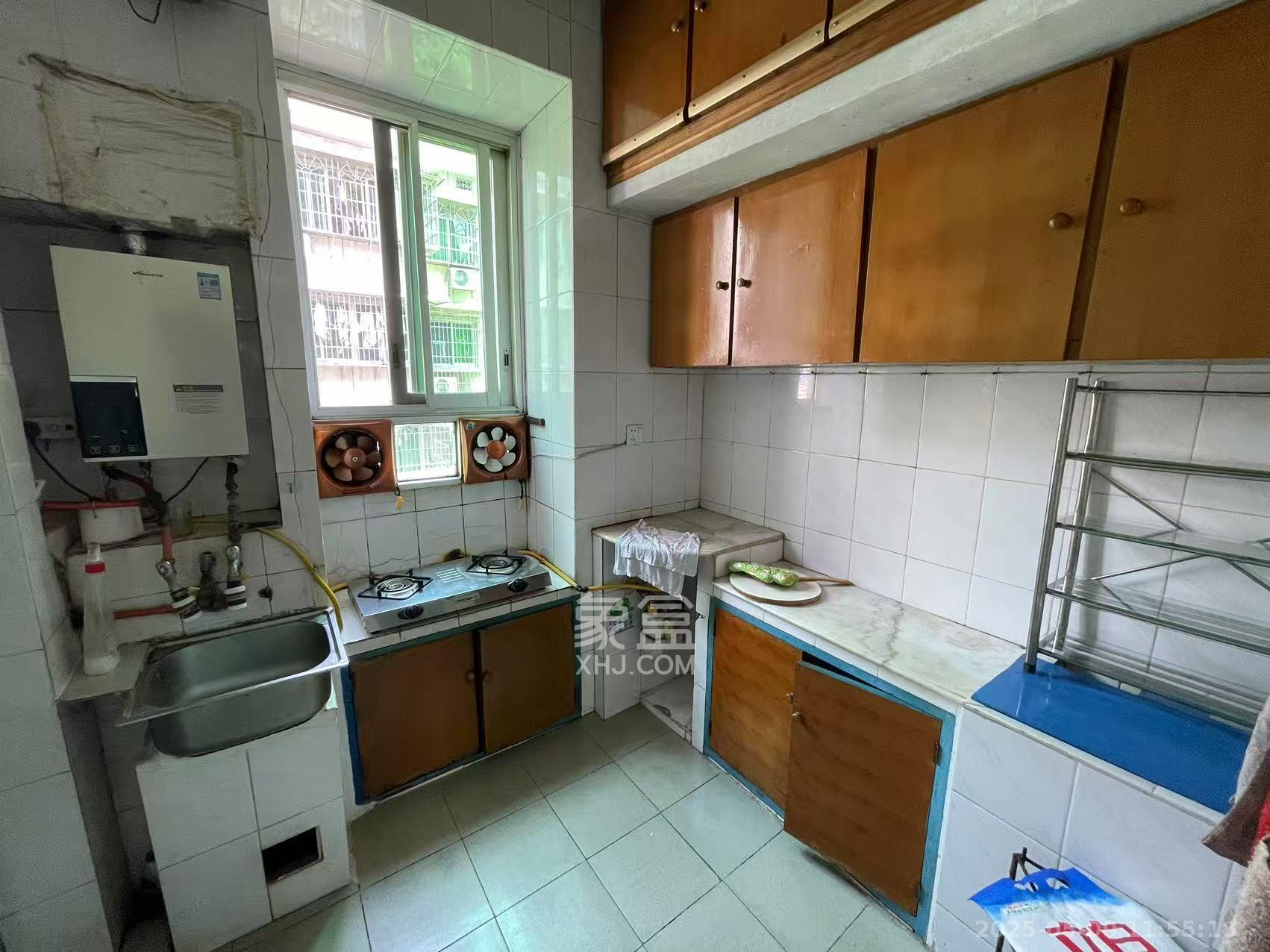 八方公司宿舍(师家老屋)  3室1厅2卫    1800.0元/月 八方公司宿舍(师家老屋)  3室1厅2卫    1800.0元/月室内图