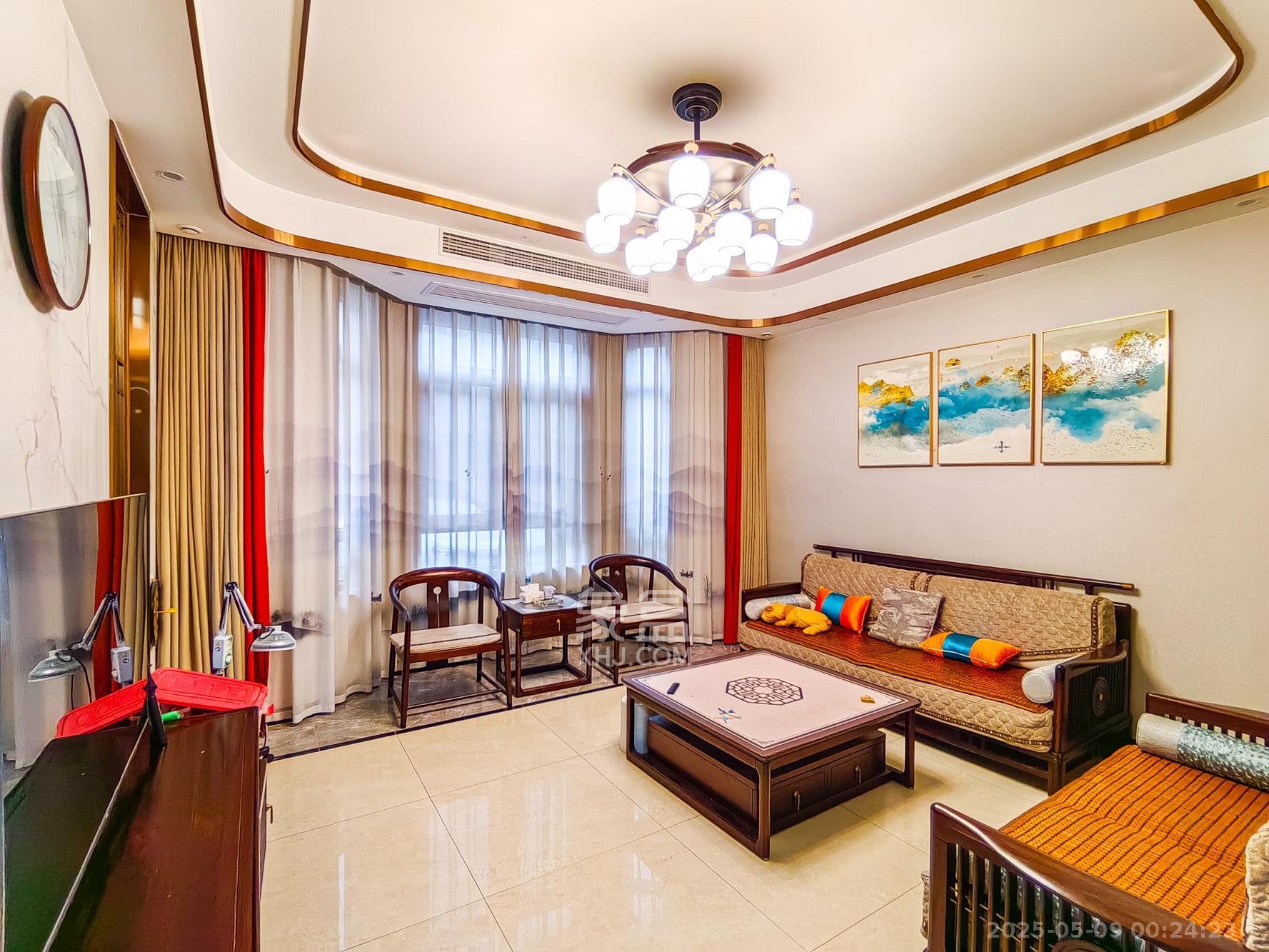 保利香槟国际  6室3厅3卫    420.0万 保利香槟国际  6室3厅3卫    420.0万