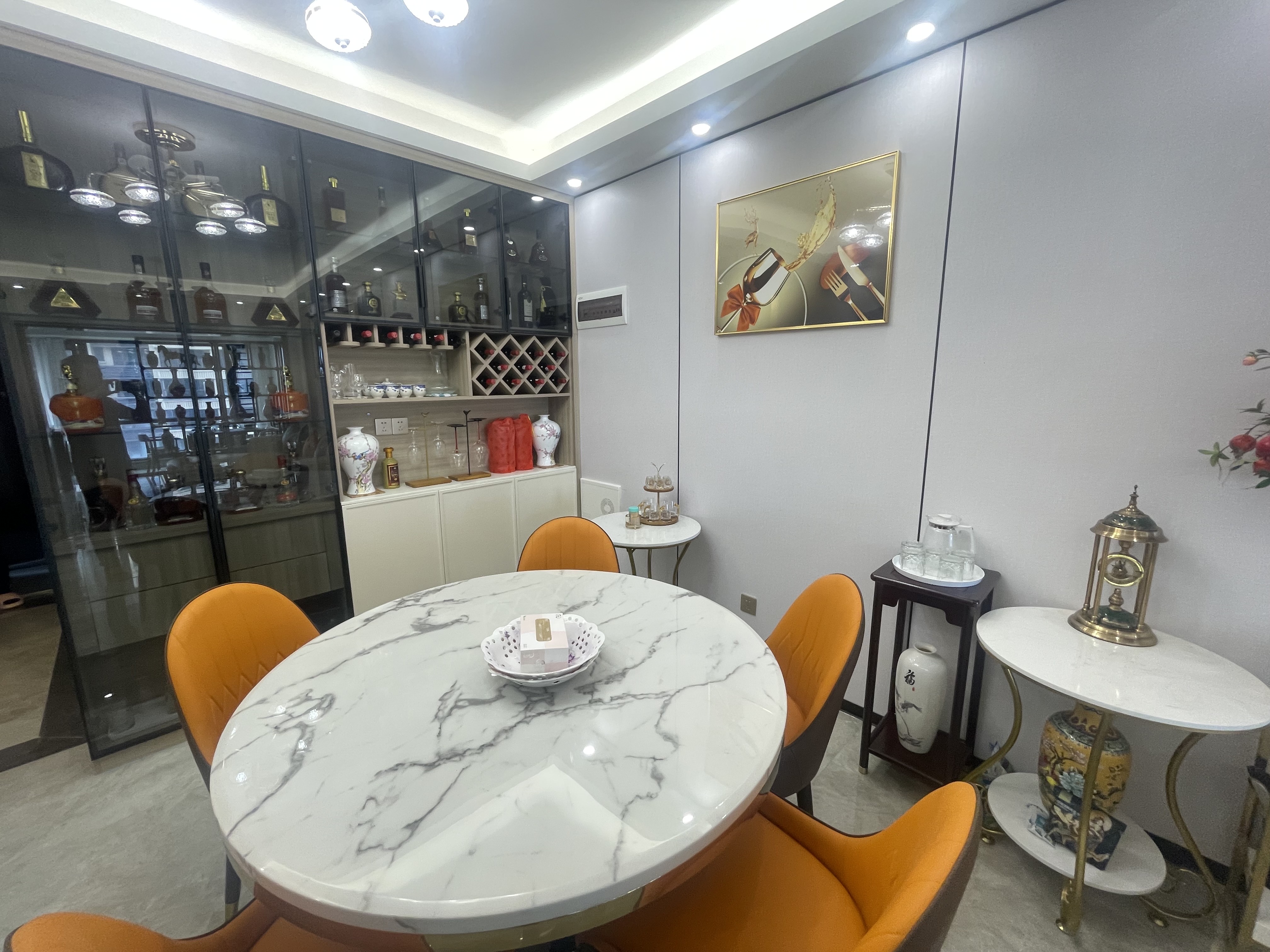 金岛国际 3室2厅2卫 175.0万 金岛国际 3室2厅2卫 175.0万客厅