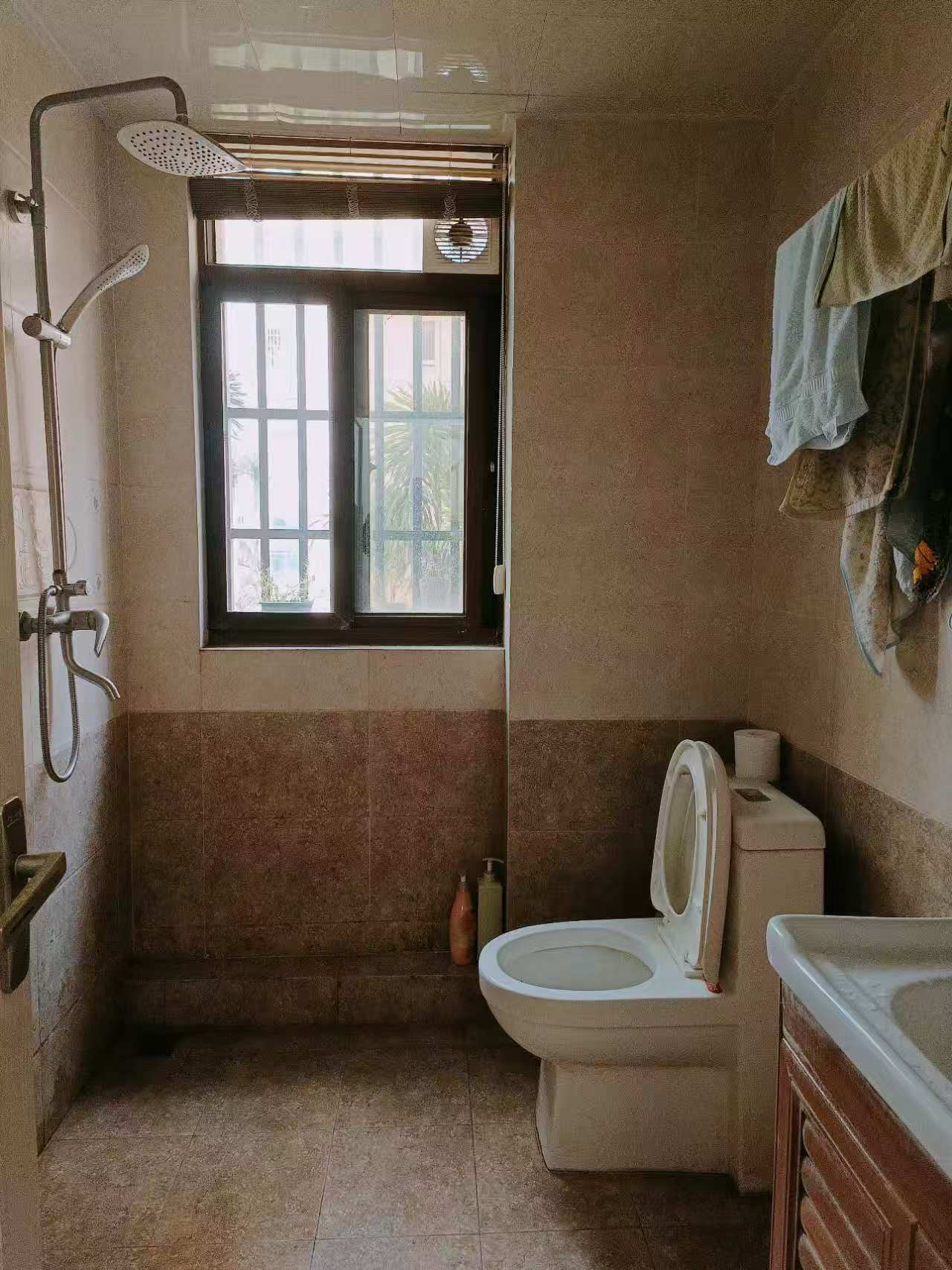 楠滨华庭  4室2厅2卫    198.0万 楠滨华庭  4室2厅2卫    198.0万室内图