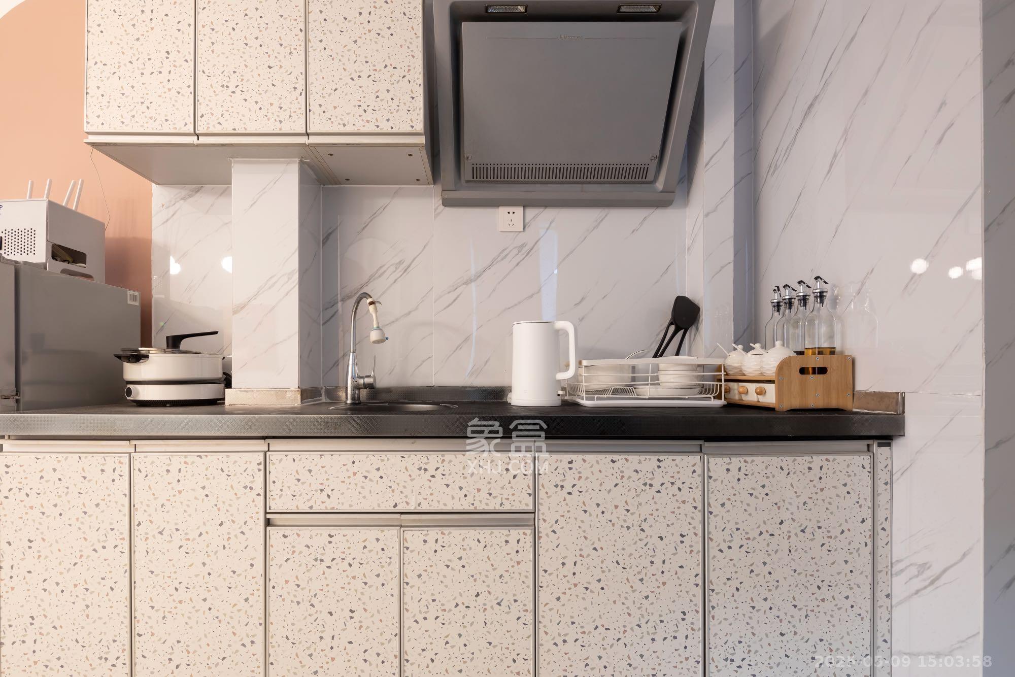 五一大道202(中环壹世界) 1室1厅1卫 2500.0元/月 五一大道202(中环壹世界) 1室1厅1卫 2500.0元/月室内图