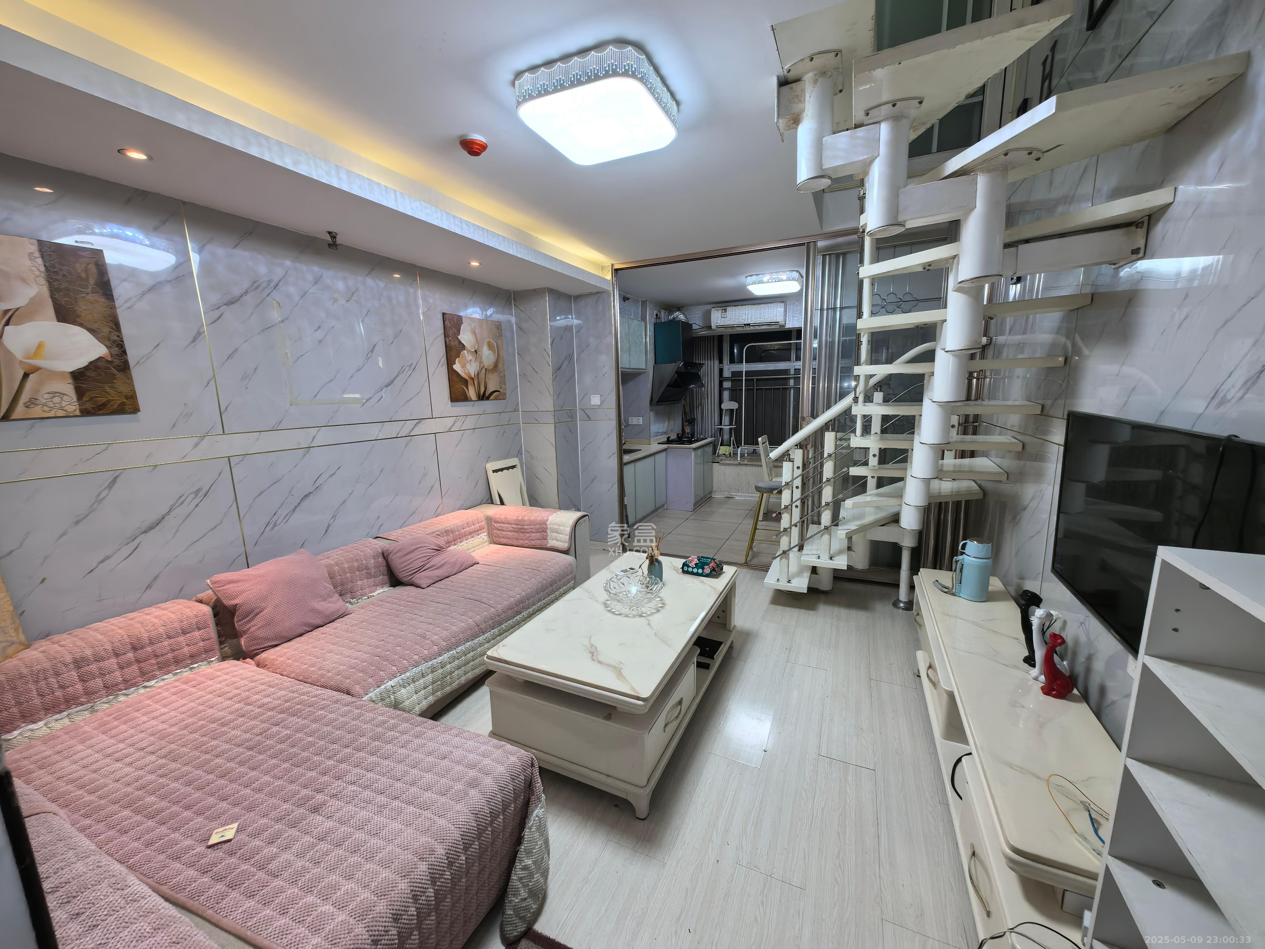 金色loft(鑫秋大厦) 2室1厅1卫 1900.0元/月 金色loft(鑫秋大厦) 2室1厅1卫 1900.0元/月室内图