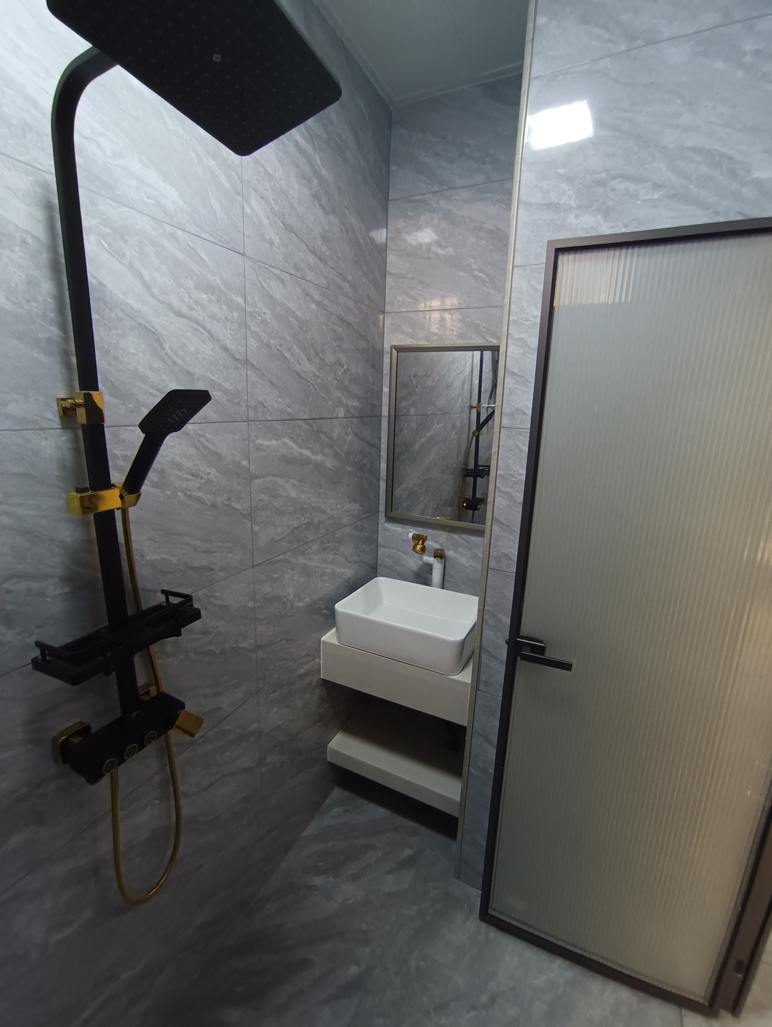 鸿昌盛大厦 2室1厅1卫 83.0万 鸿昌盛大厦 2室1厅1卫 83.0万客厅