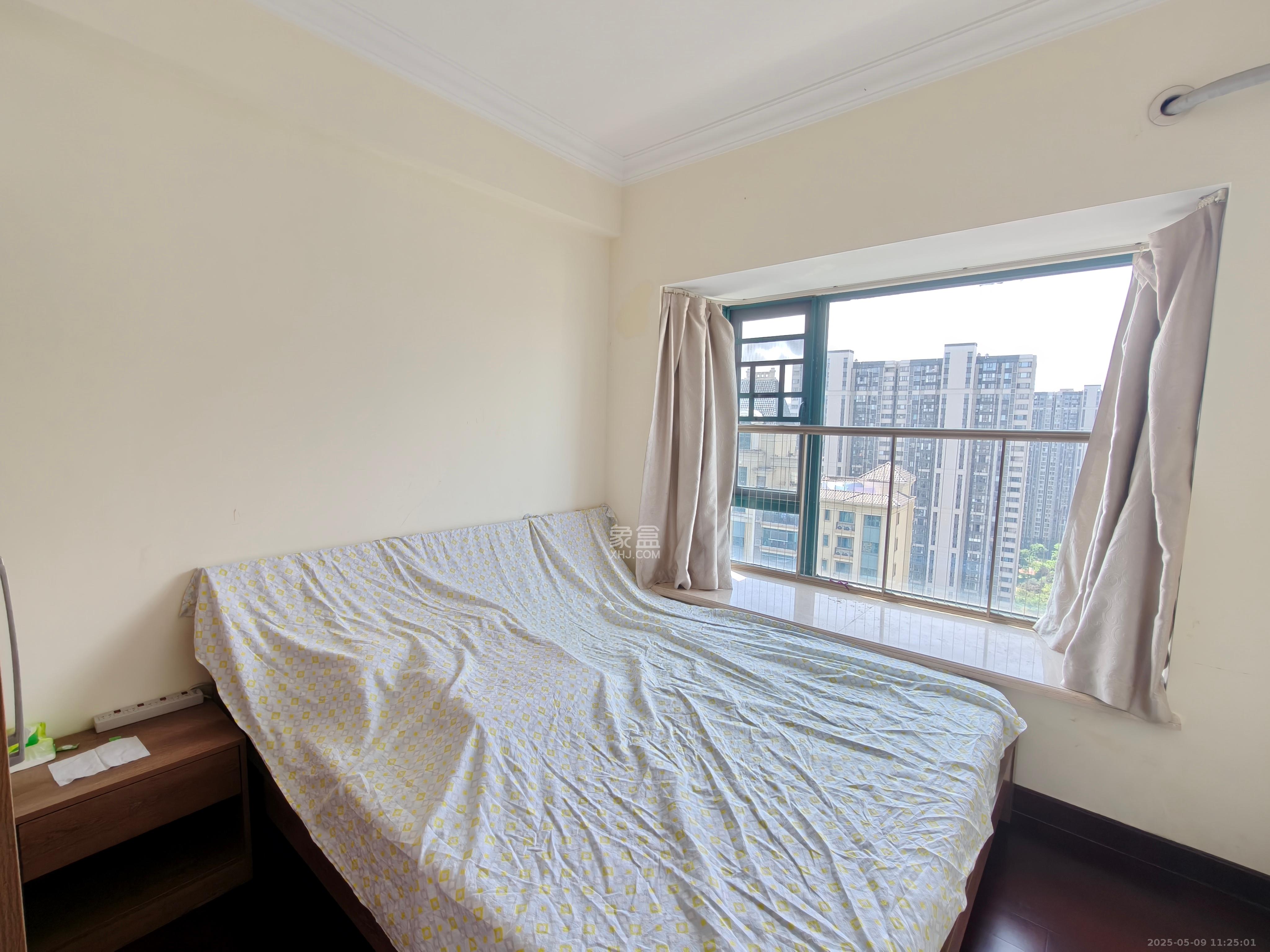 恒大翡翠华庭 3室2厅2卫 1900.0元/月 恒大翡翠华庭 3室2厅2卫 1900.0元/月室内图