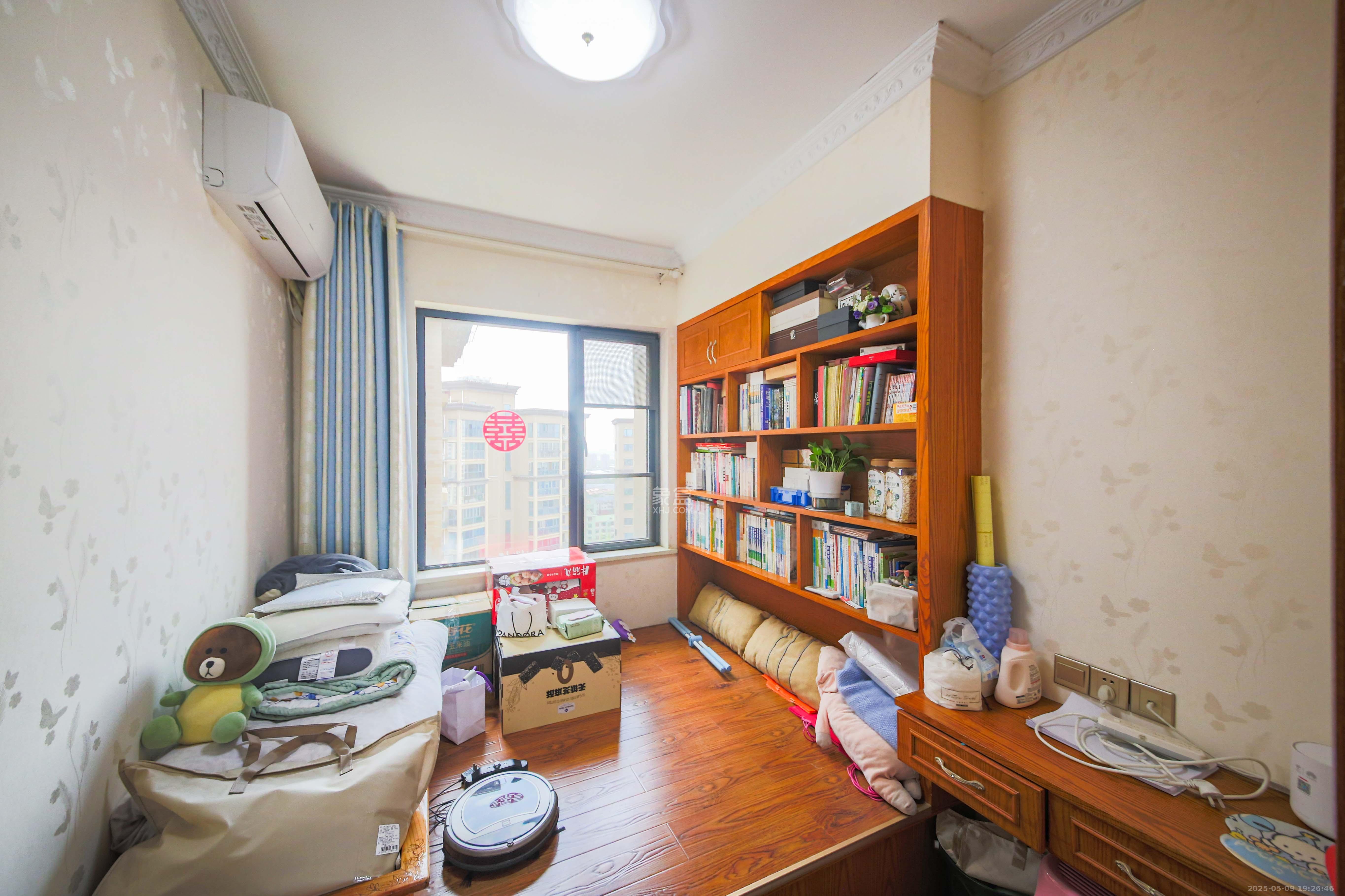 中南红领邦(红星嘉和苑)  3室2厅2卫    108.0万 中南红领邦(红星嘉和苑)  3室2厅2卫    108.0万卧室