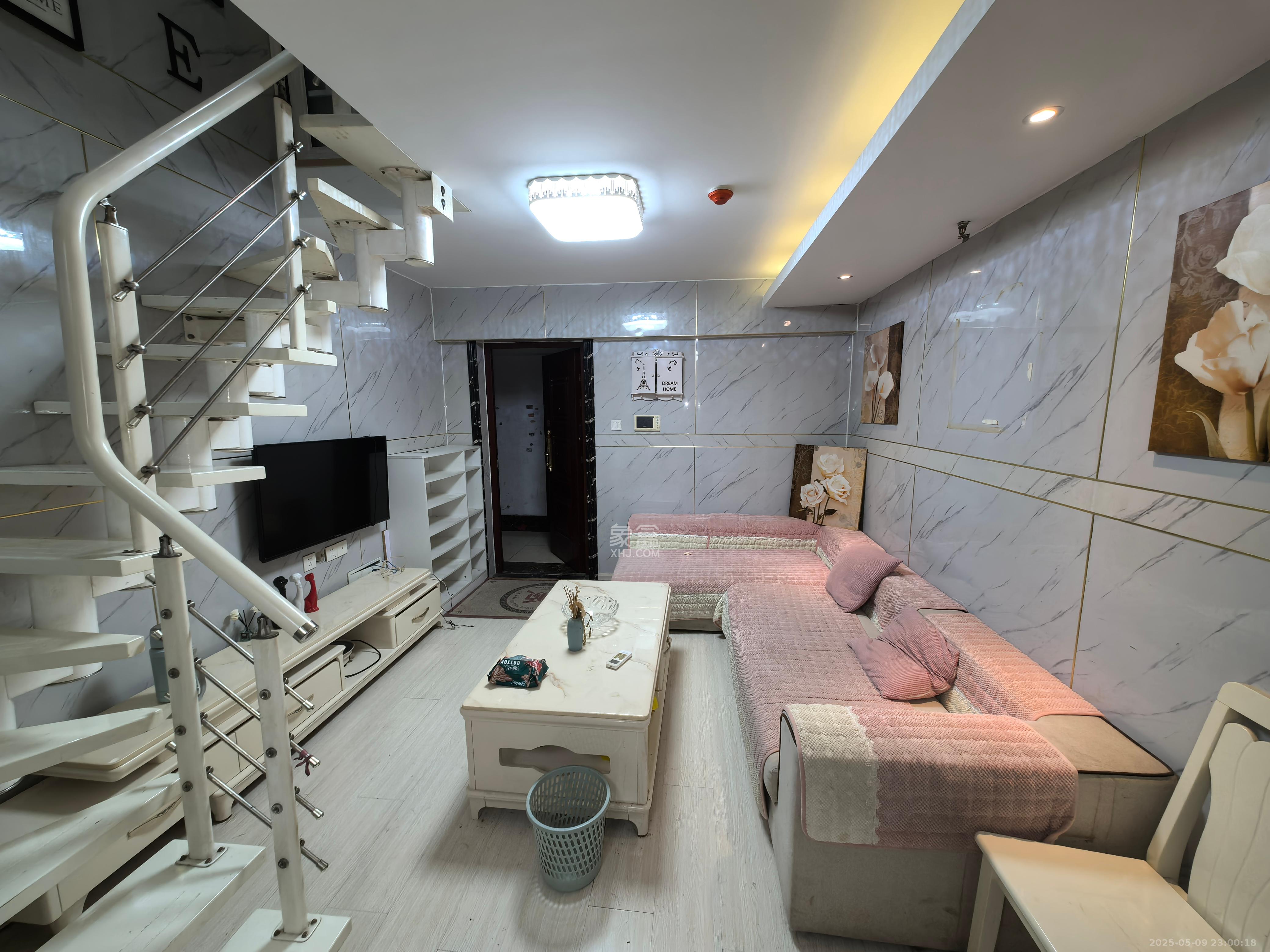 金色loft(鑫秋大厦) 2室1厅1卫 1900.0元/月 金色loft(鑫秋大厦) 2室1厅1卫 1900.0元/月室内图