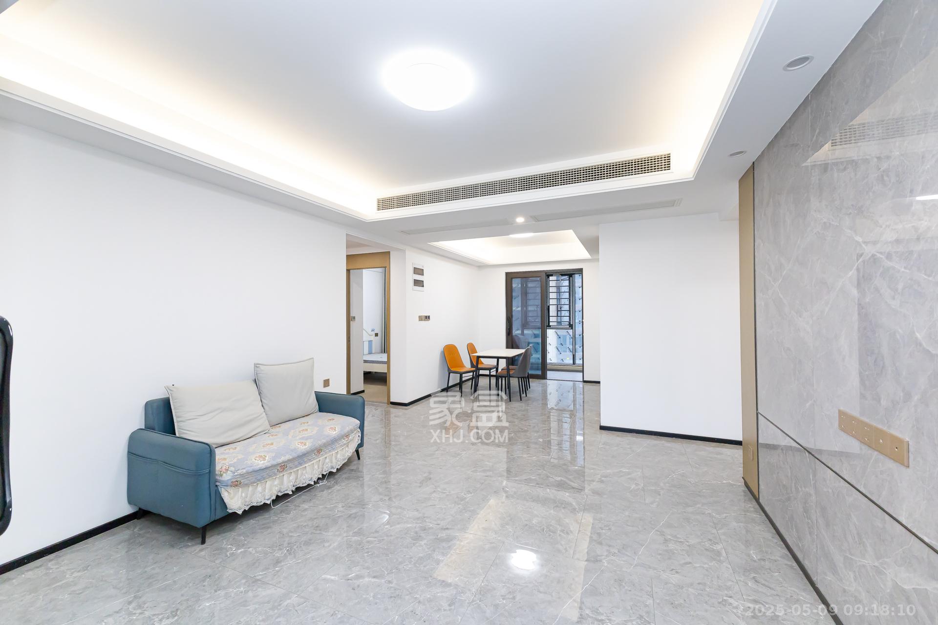 润和湘江天地天悦湾 4室2厅2卫 206.0万 润和湘江天地天悦湾 4室2厅2卫 206.0万客厅