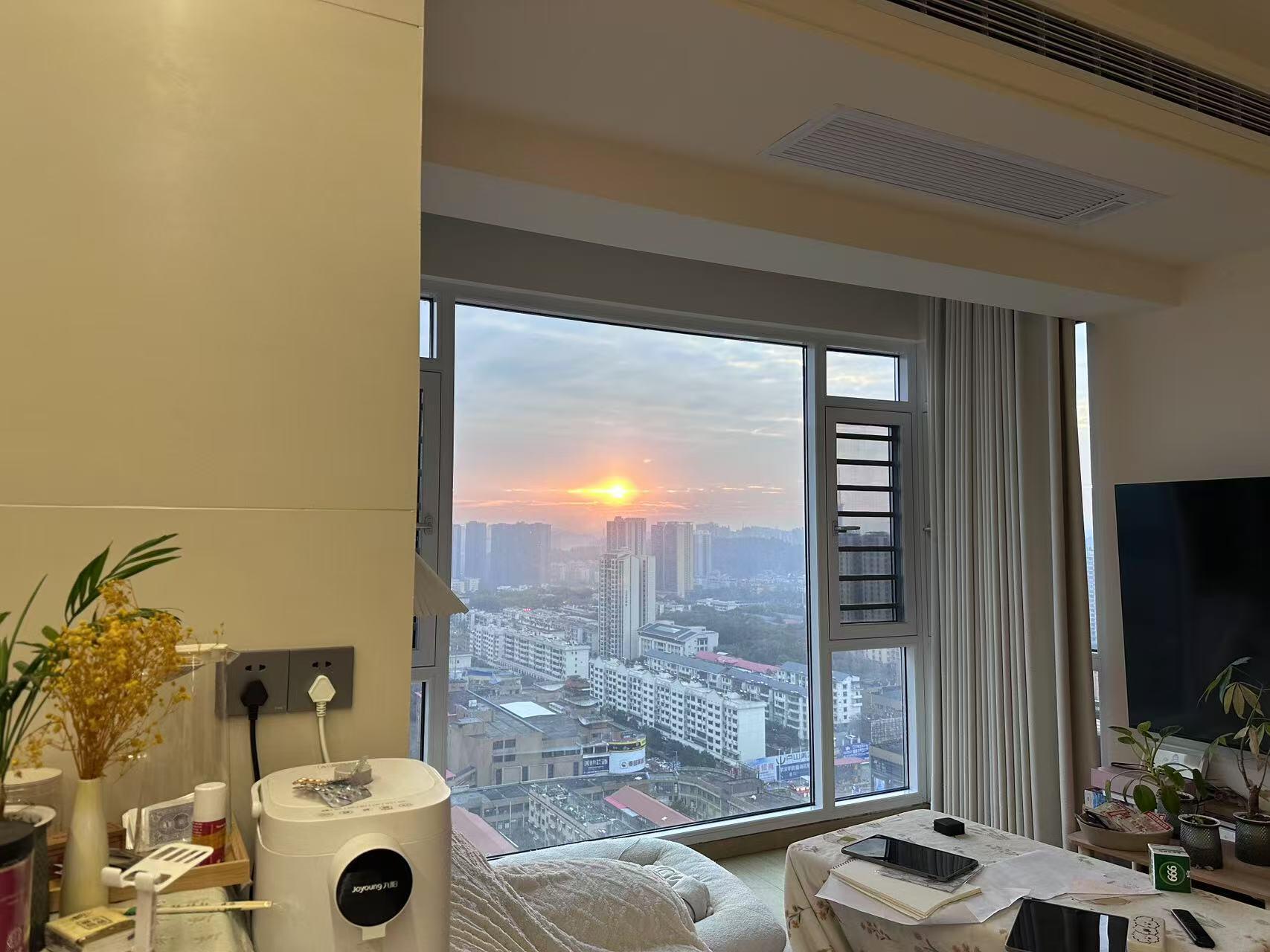 五洲富隆中心  1室1厅1卫    42.8万 五洲富隆中心  1室1厅1卫    42.8万客厅