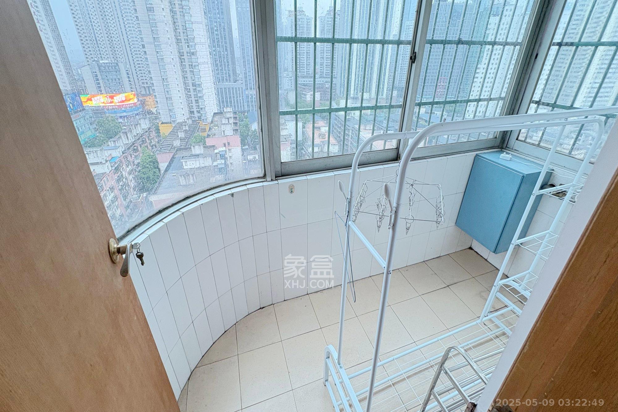 建工集團單位房  3室2廳1衛(wèi)   85.00萬