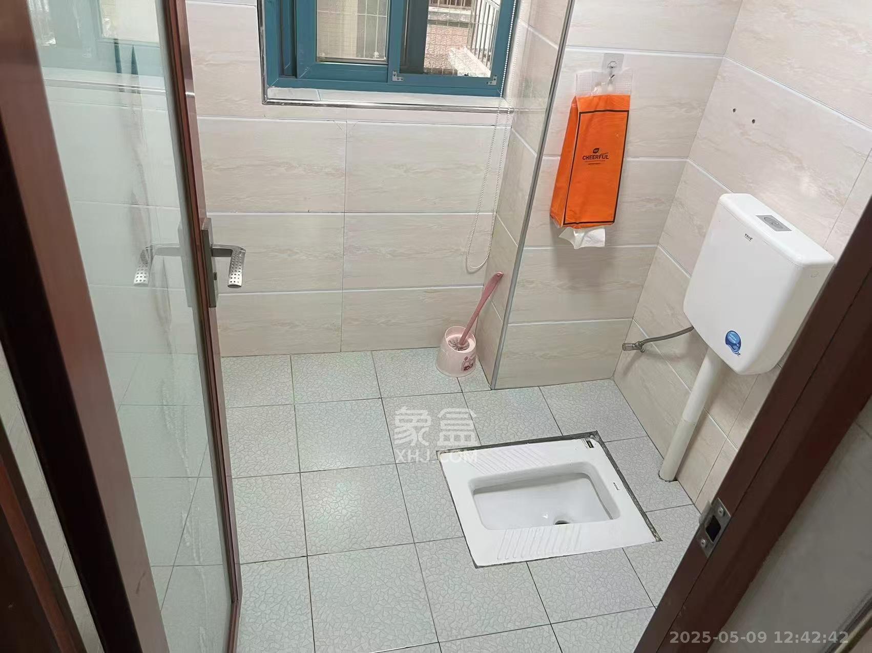 蝴蝶谷  1室1厅1卫   1300.00元/月室内图
