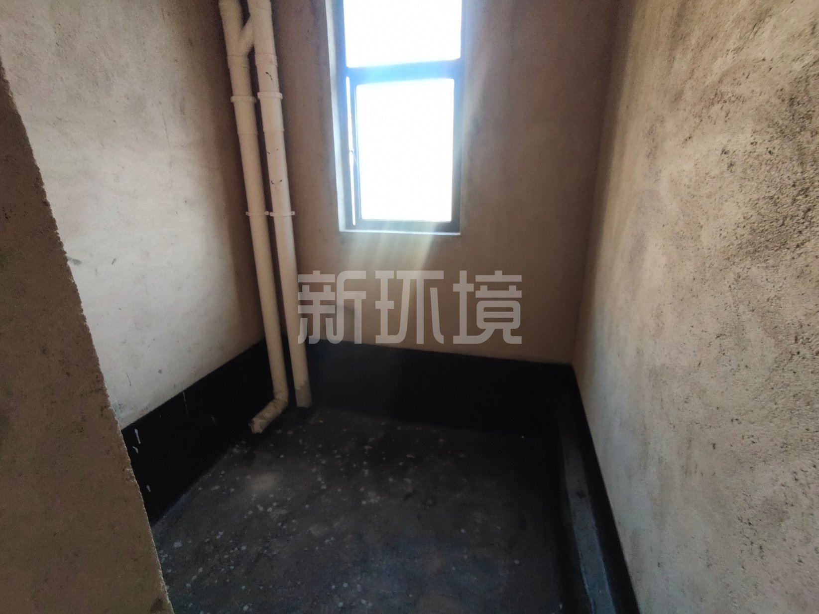 天门壹号  4室2厅2卫   60.00万客厅