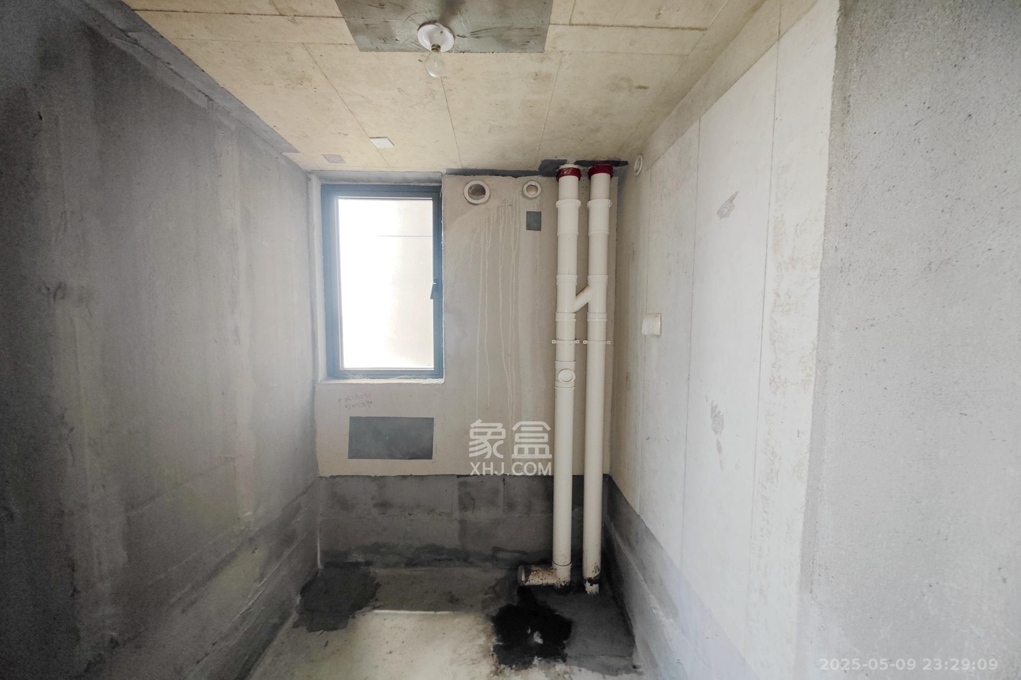 建发中央悦府  3室2厅2卫   145.00万其他