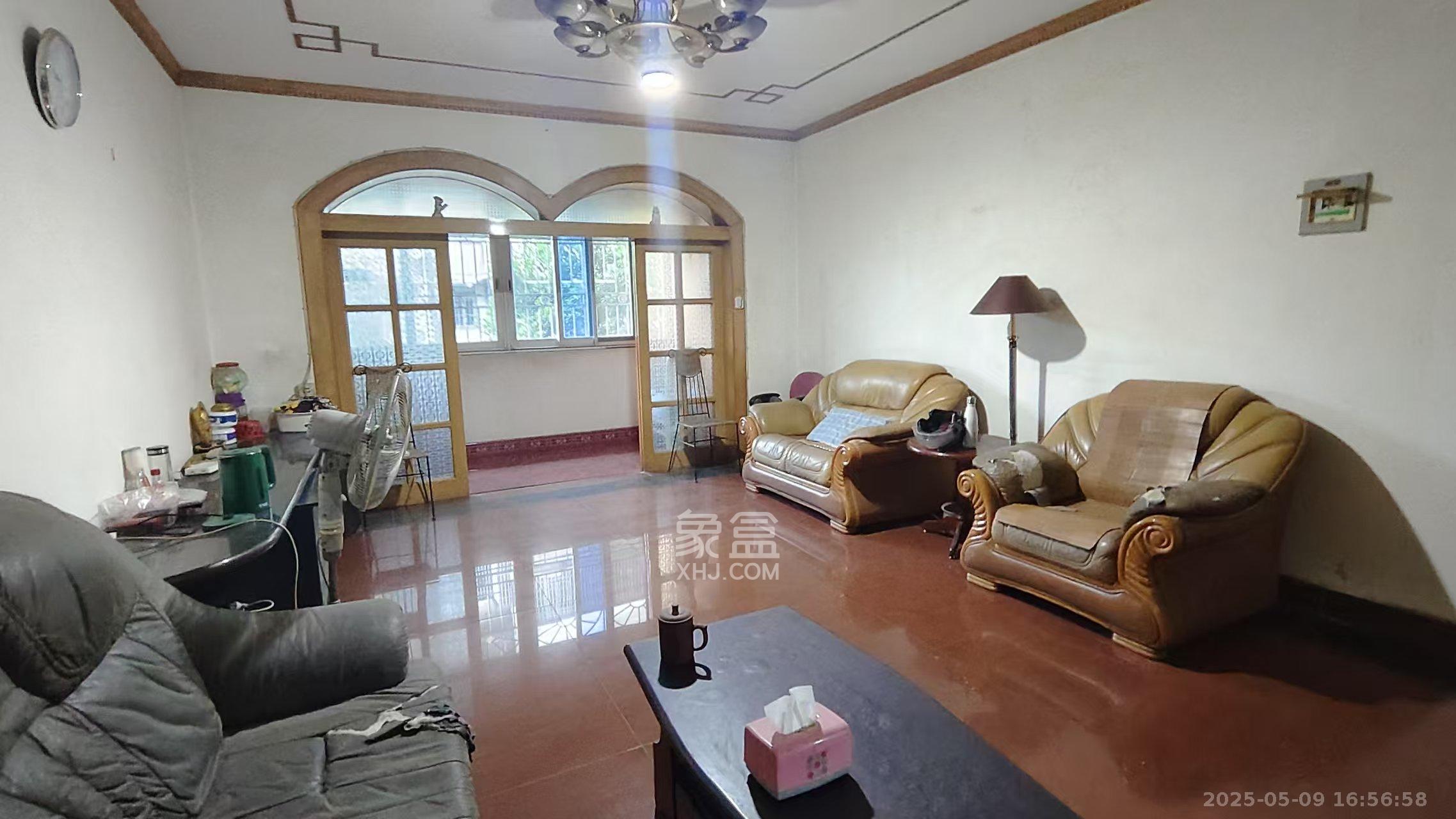 金星小区 4室2厅1卫 2300.0元/月 金星小区 4室2厅1卫 2300.0元/月室内图