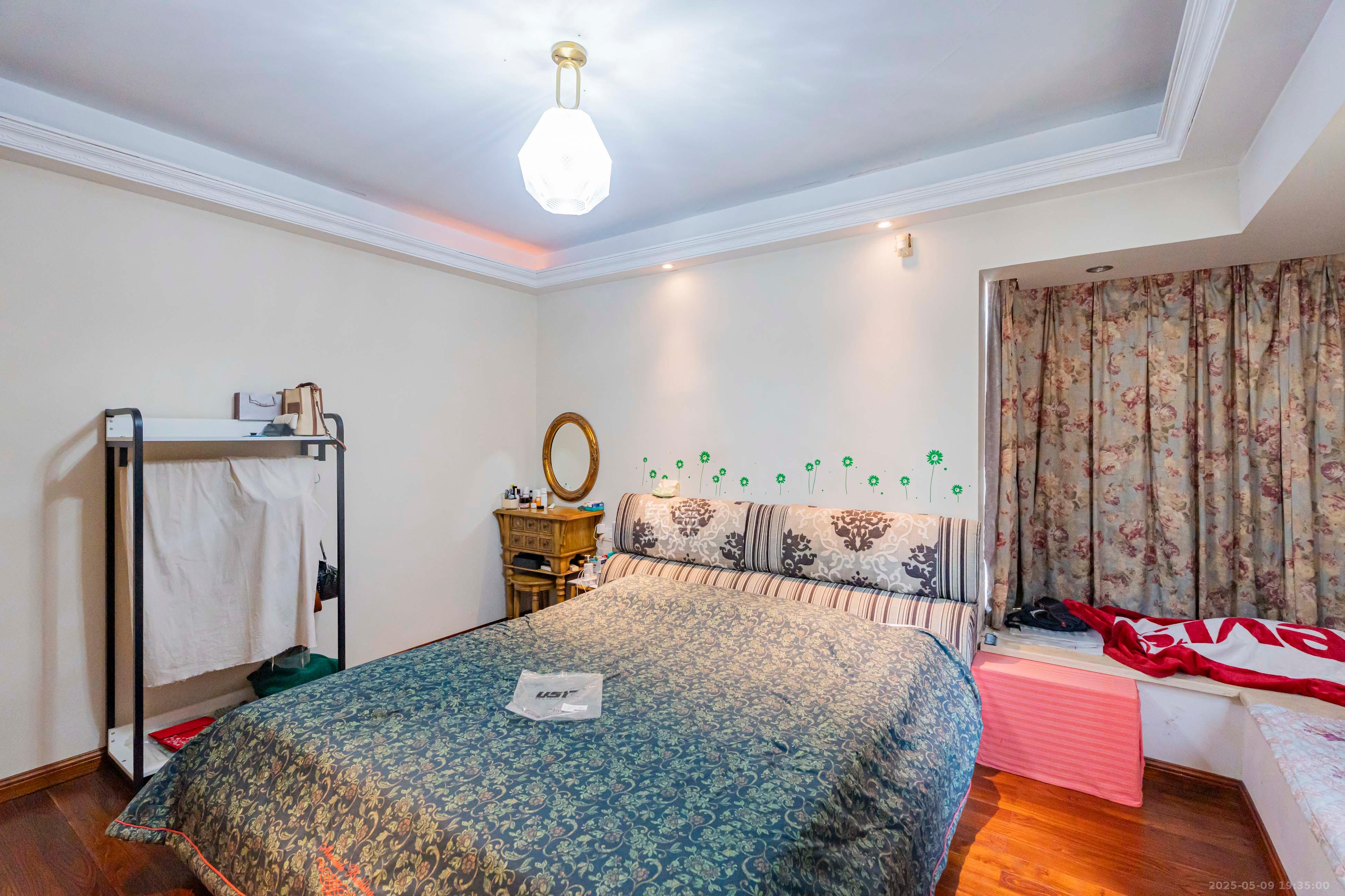 天健芙蓉盛世一期 3室1厅1卫 130.0万 天健芙蓉盛世一期 3室1厅1卫 130.0万卧室