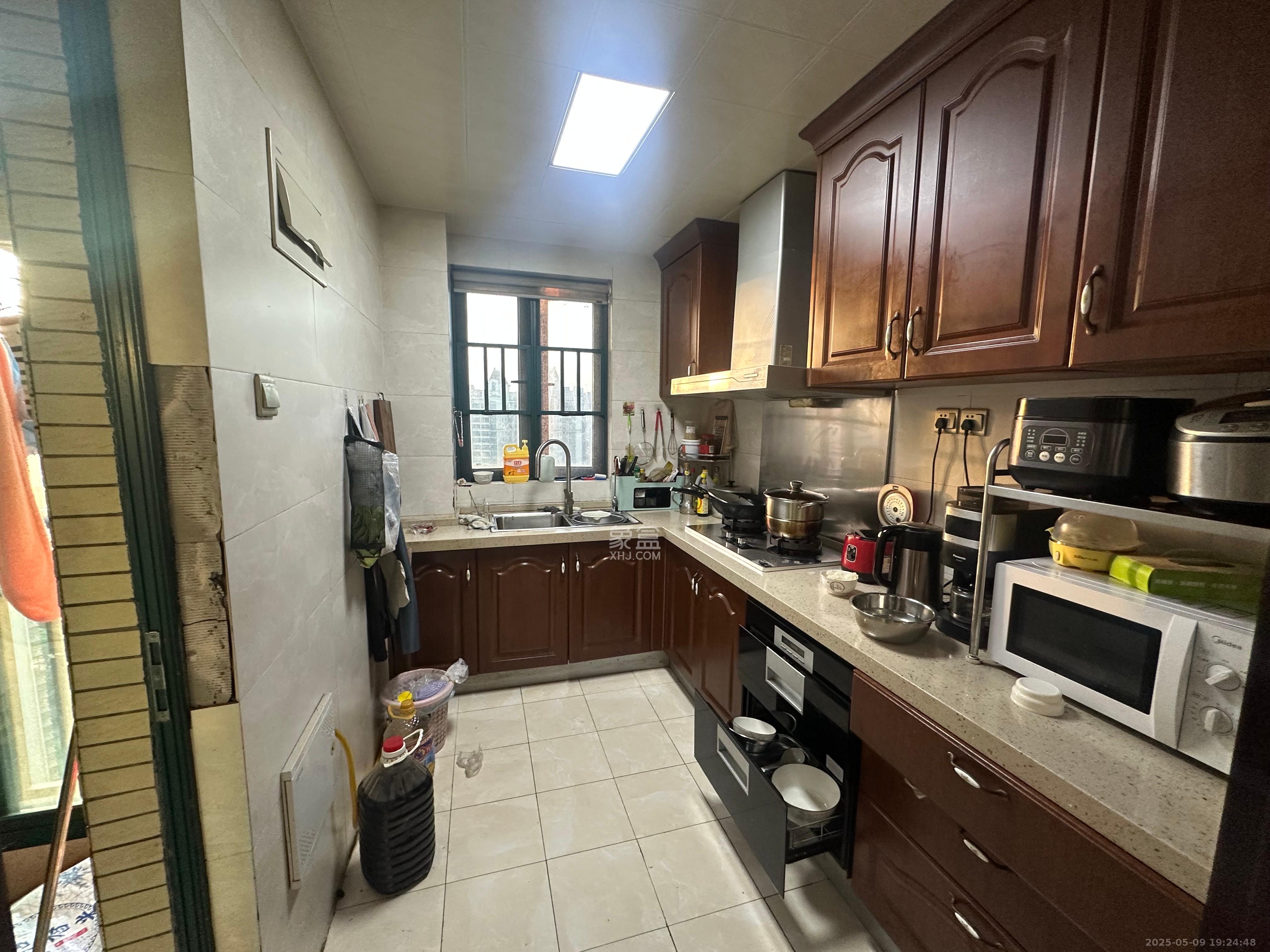 恒大雅苑 4室2厅2卫 3500.0元/月 恒大雅苑 4室2厅2卫 3500.0元/月室内图