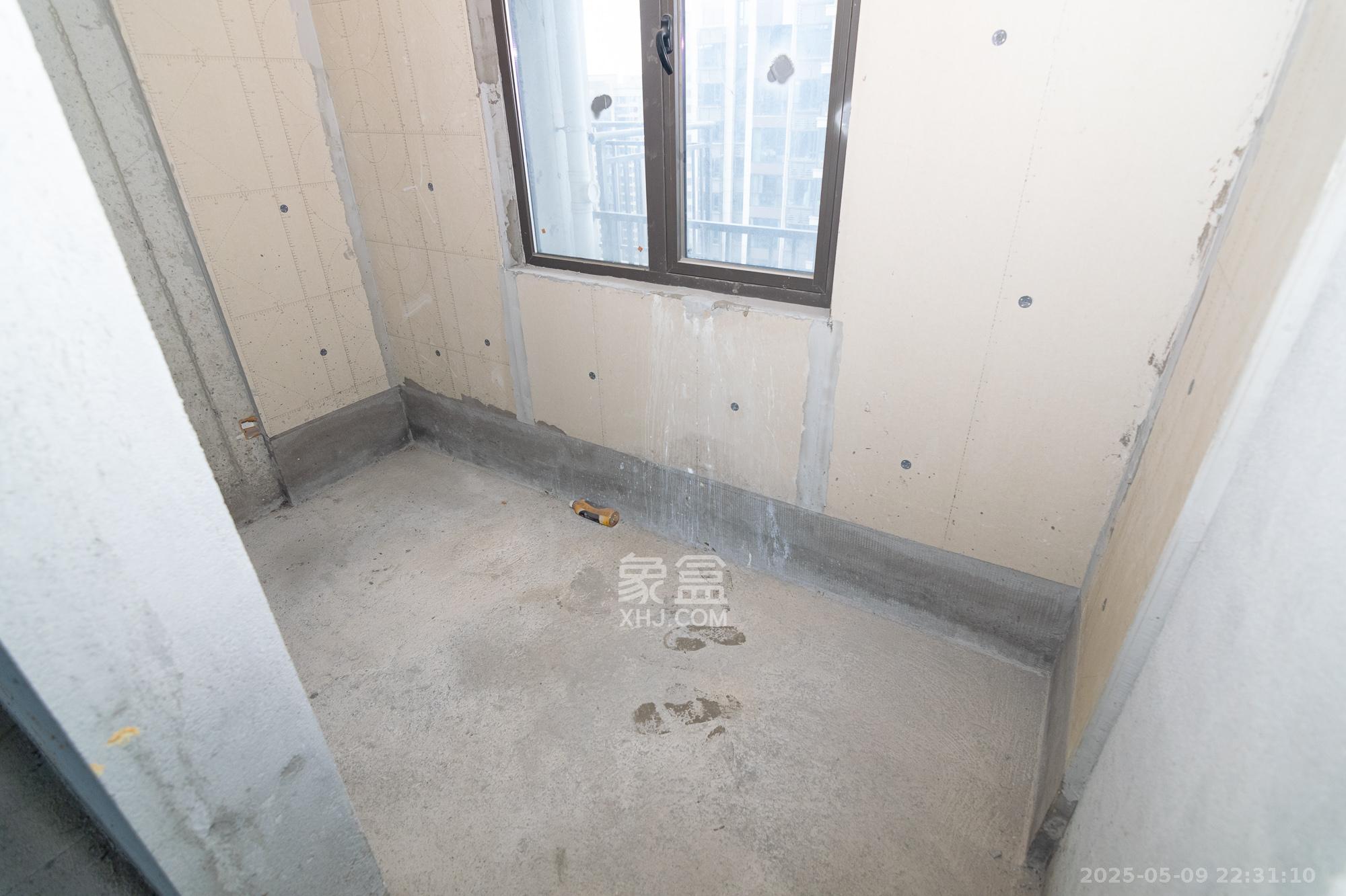 润和雅郡(润和紫郡六期) 6室3厅3卫 180.0万 润和雅郡(润和紫郡六期) 6室3厅3卫 180.0万卧室