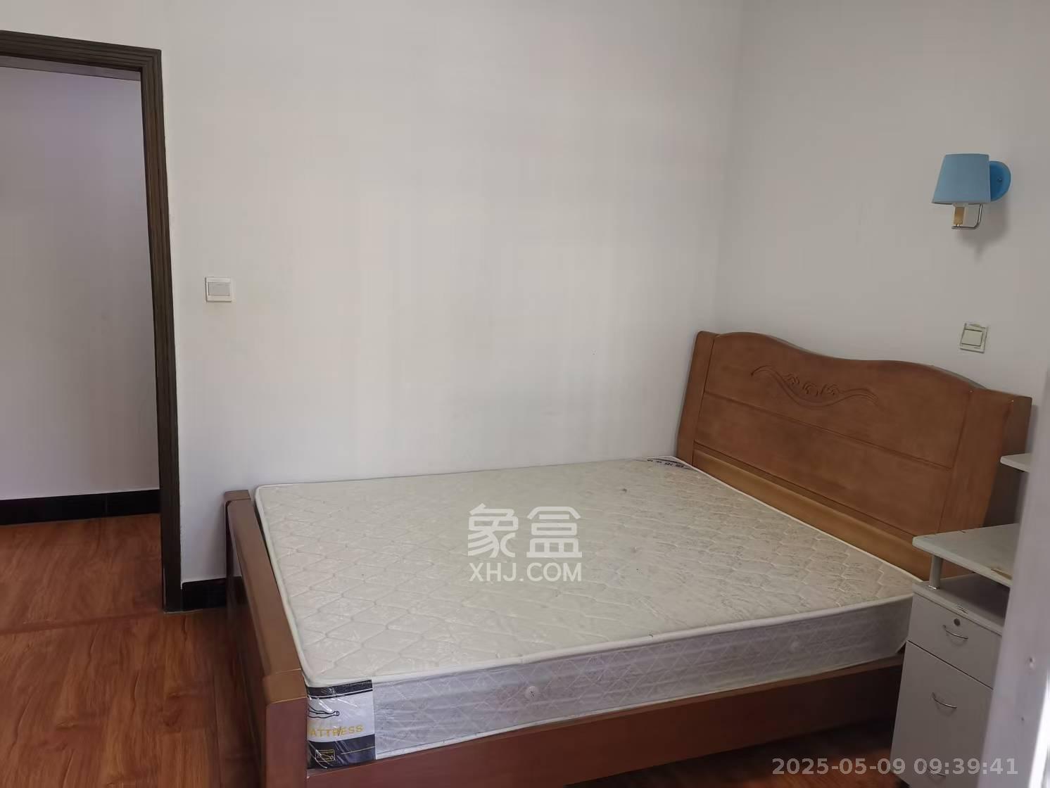 中建五局信和苑二区  3室2厅2卫   1800.00元/月室内图