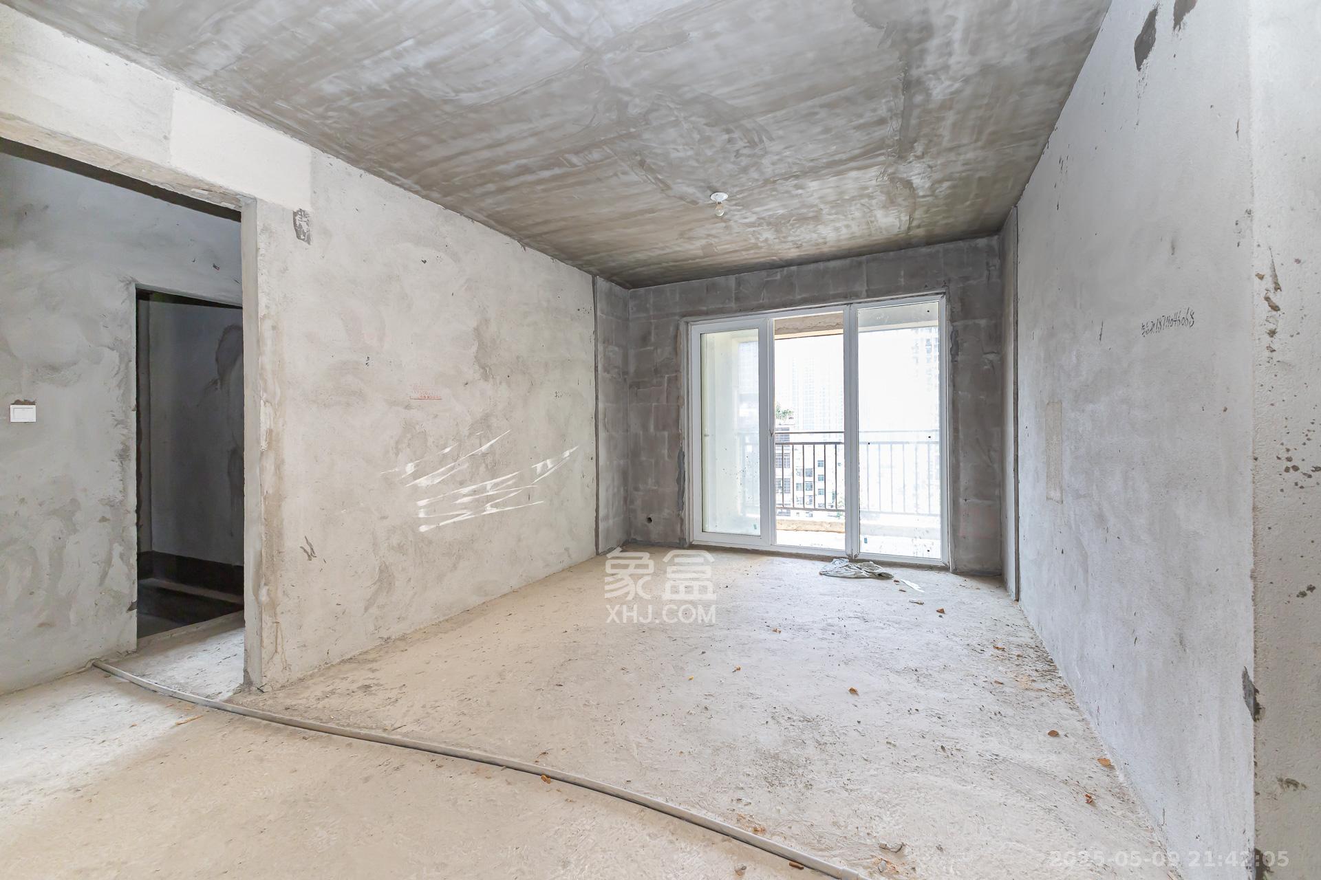 嘉宇银杉(嘉宇西苑) 3室1厅1卫 72.0万 嘉宇银杉(嘉宇西苑) 3室1厅1卫 72.0万客厅