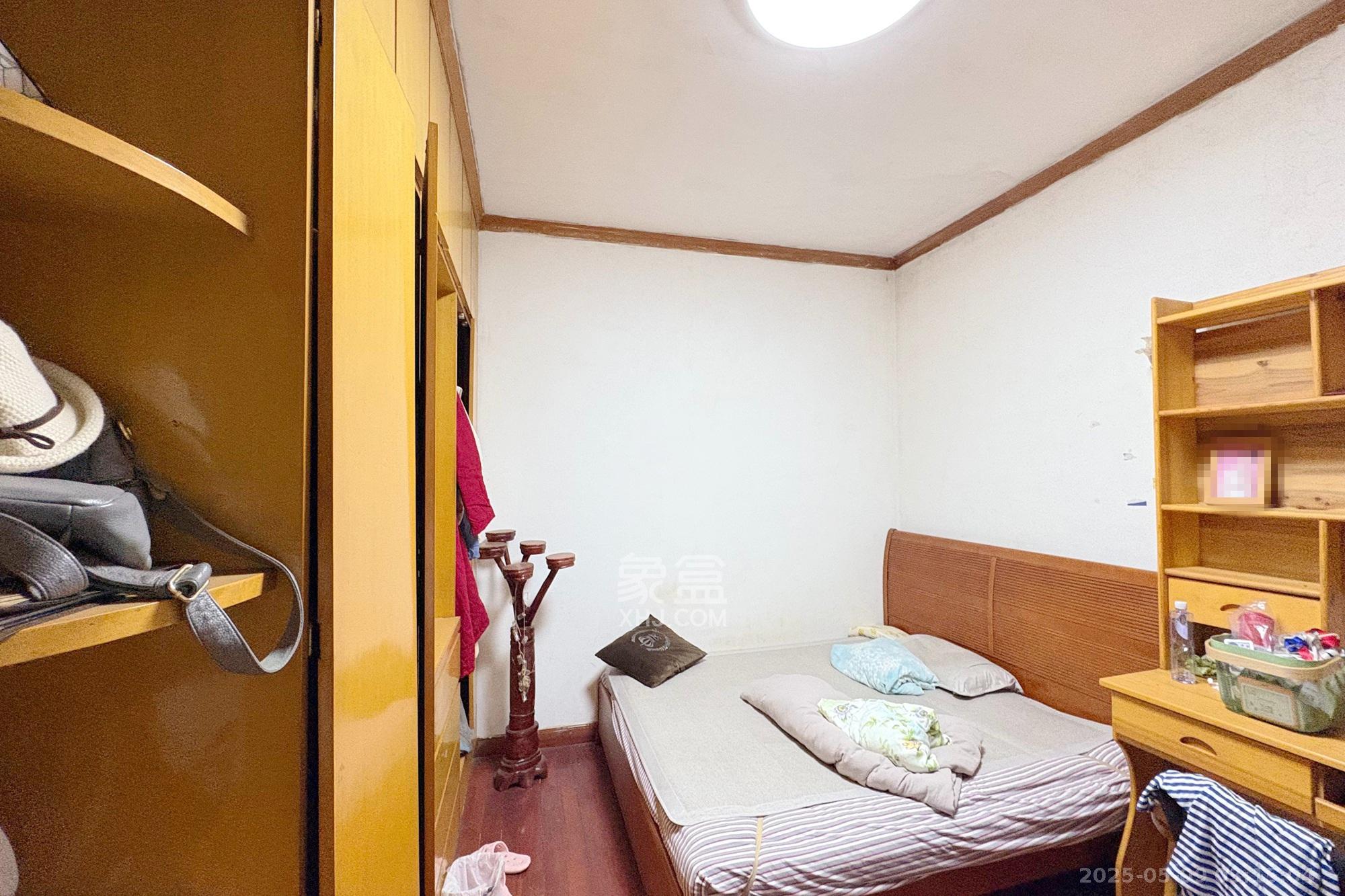 建材设计研究院综合楼（省建筑材料研究设计院宿舍）  2室1厅1卫   75.00万卧室