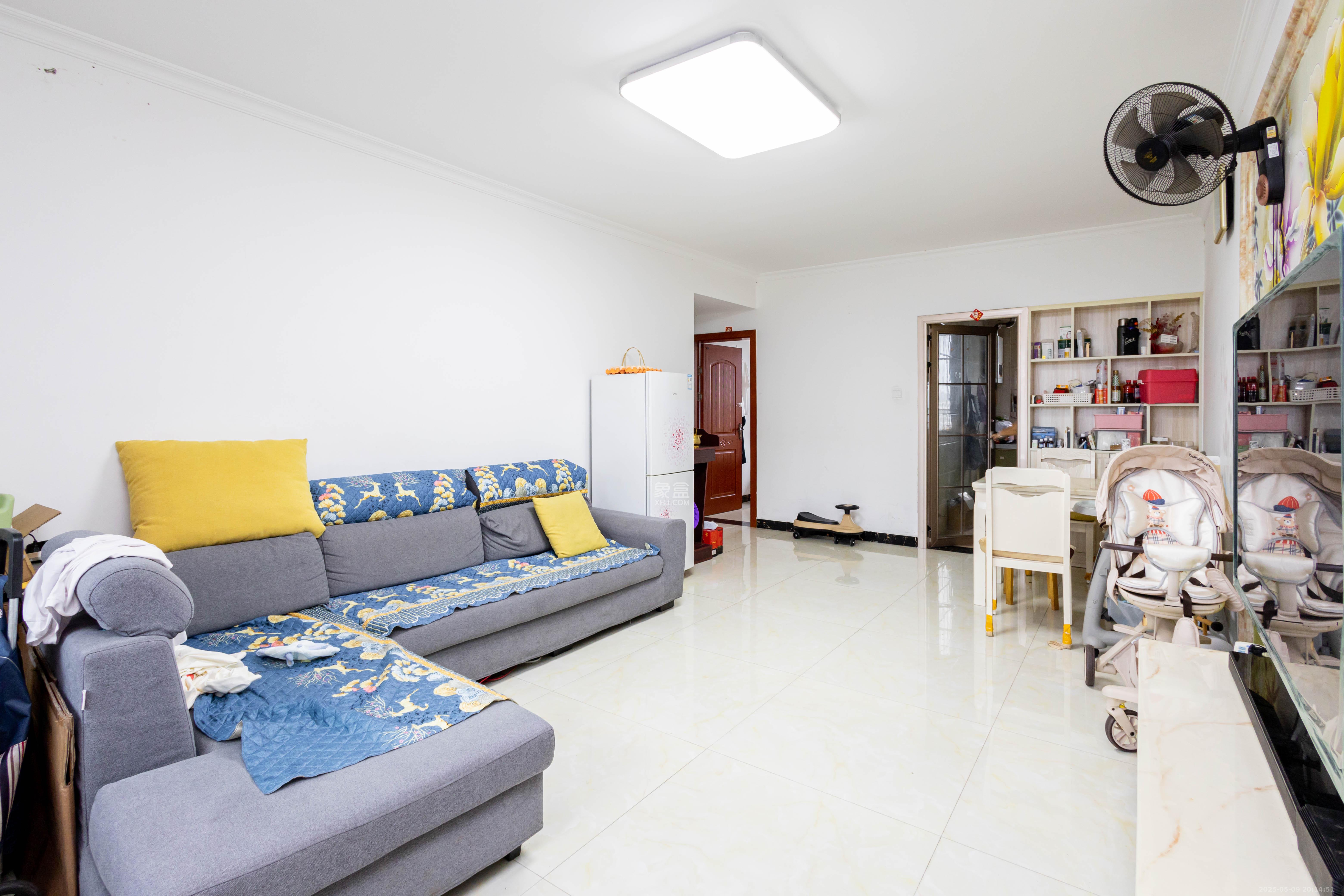 湘楚华庭 3室2厅1卫 58.0万 湘楚华庭 3室2厅1卫 58.0万客厅