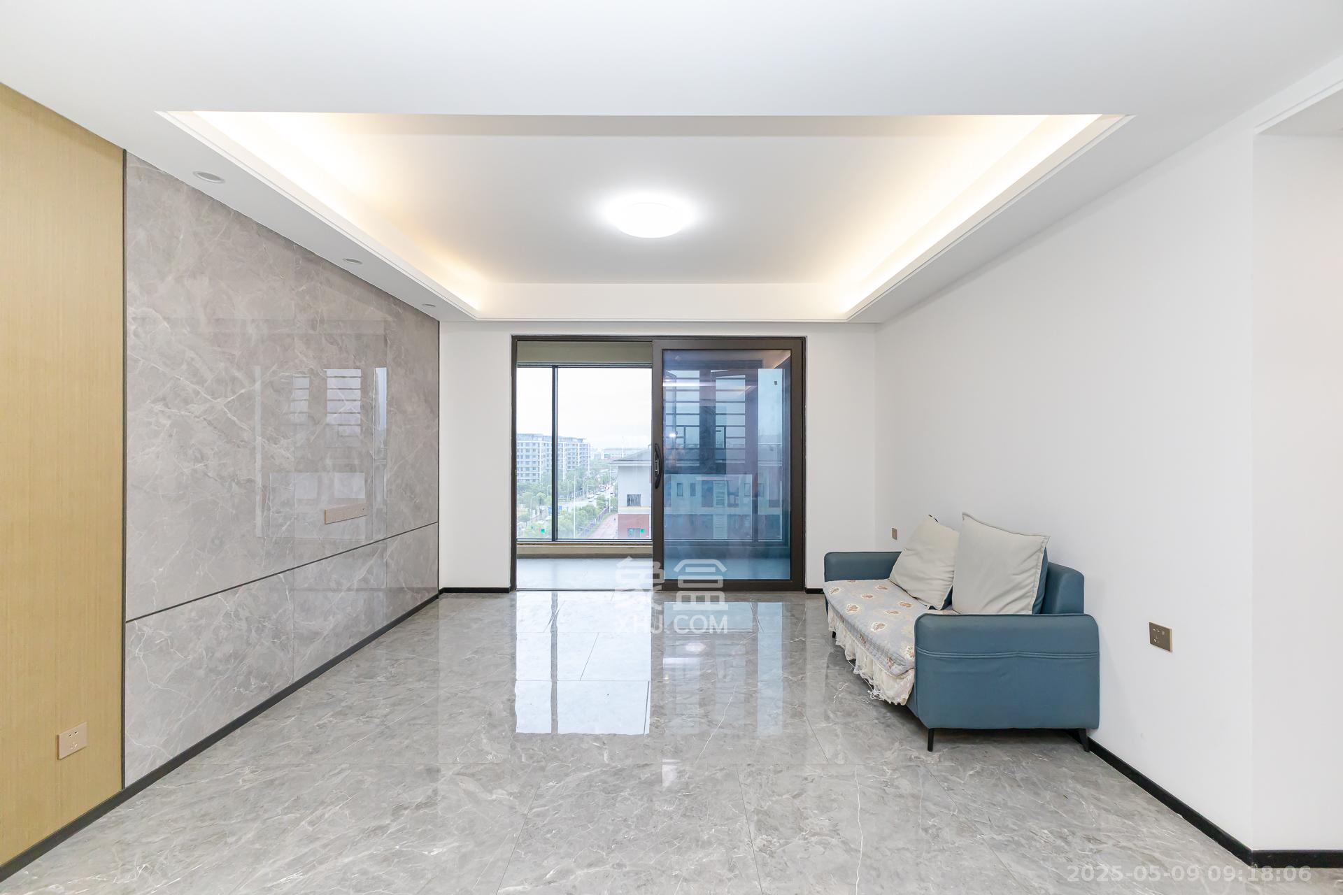 润和湘江天地天悦湾 4室2厅2卫 206.0万 润和湘江天地天悦湾 4室2厅2卫 206.0万客厅