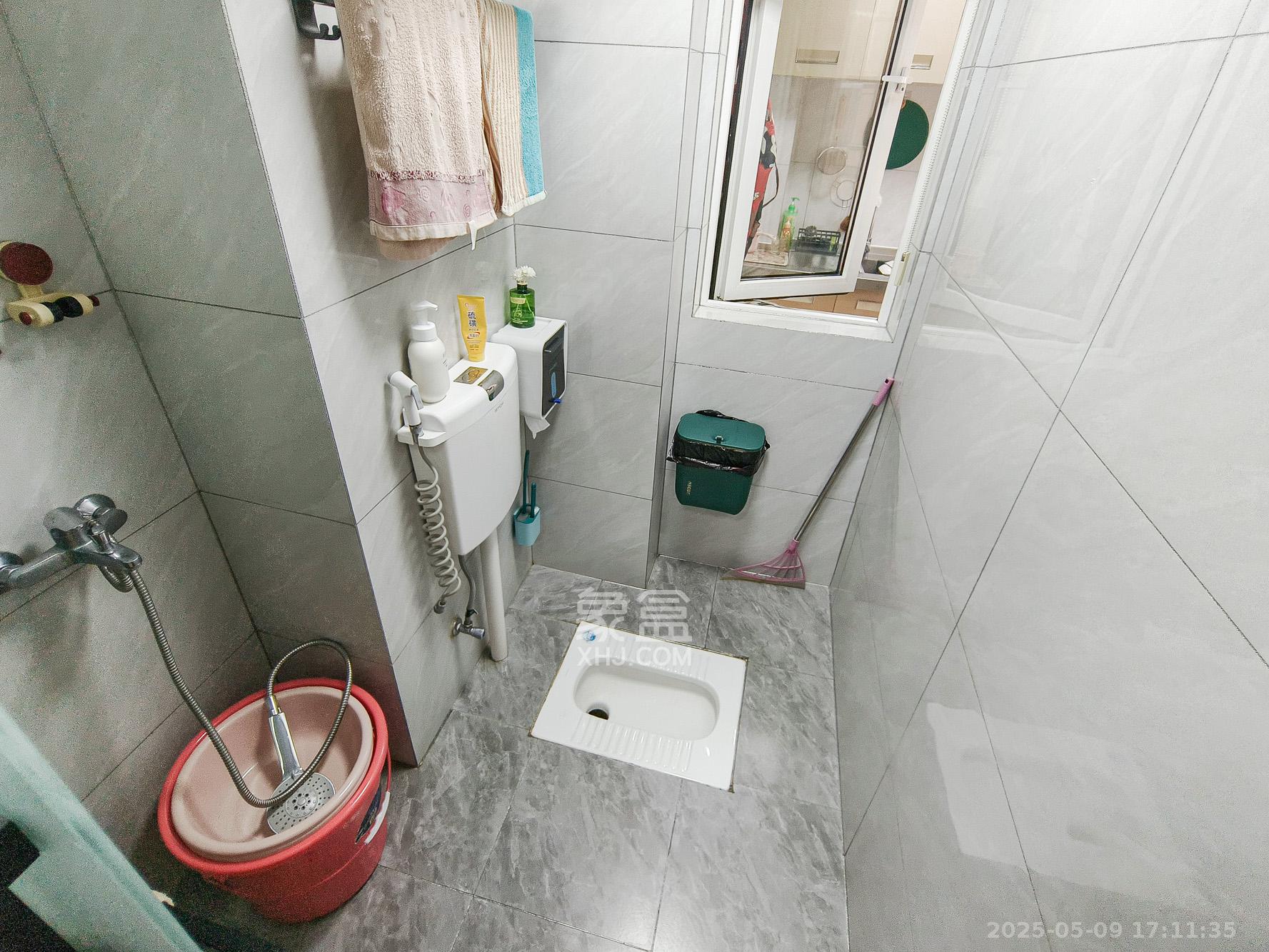 保利香槟国际  3室2厅2卫    95.0万 保利香槟国际  3室2厅2卫    95.0万卫生间