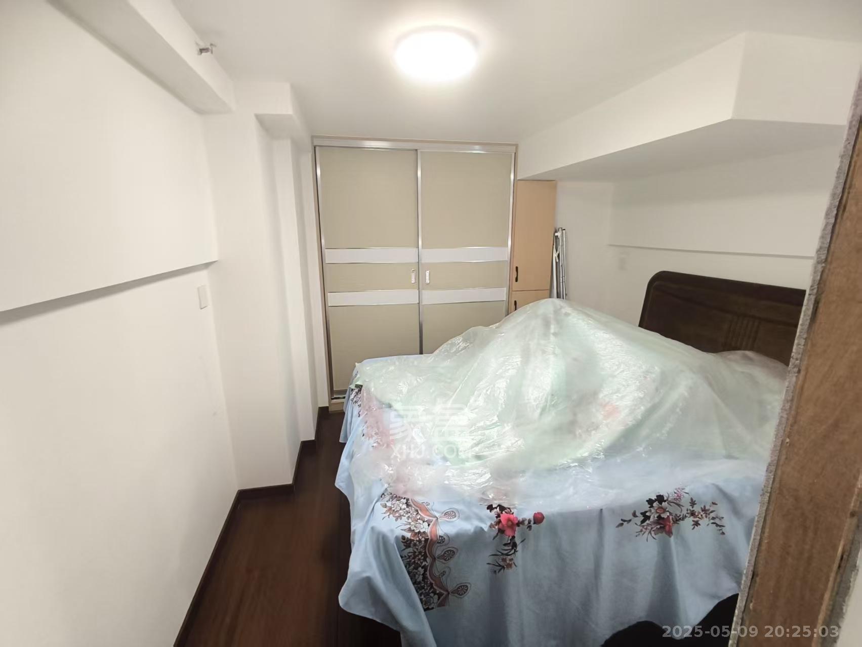 新长海D1站  1室0厅0卫    1400.0元/月