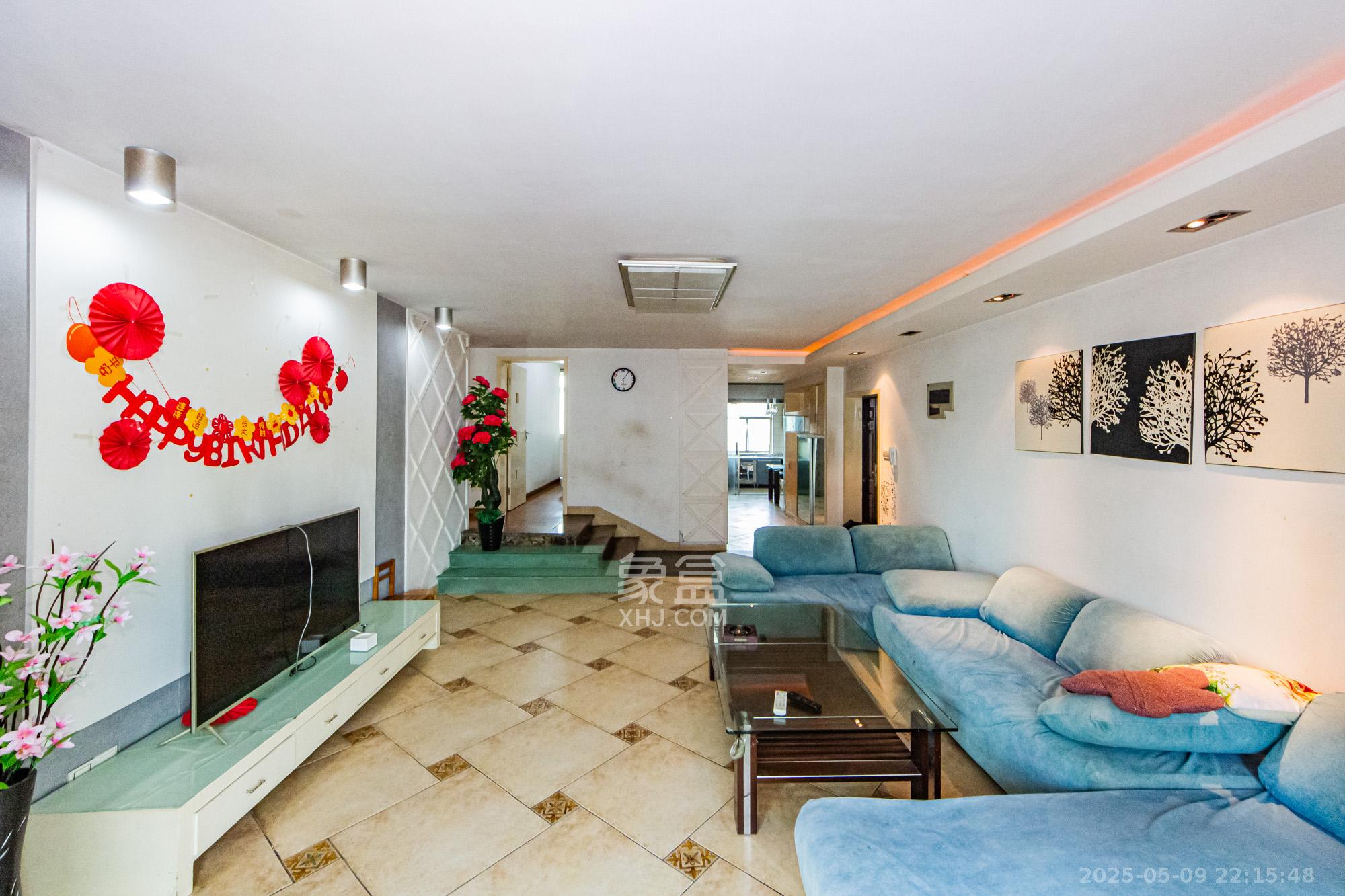 景香苑 3室2厅2卫 115.0万 景香苑 3室2厅2卫 115.0万客厅