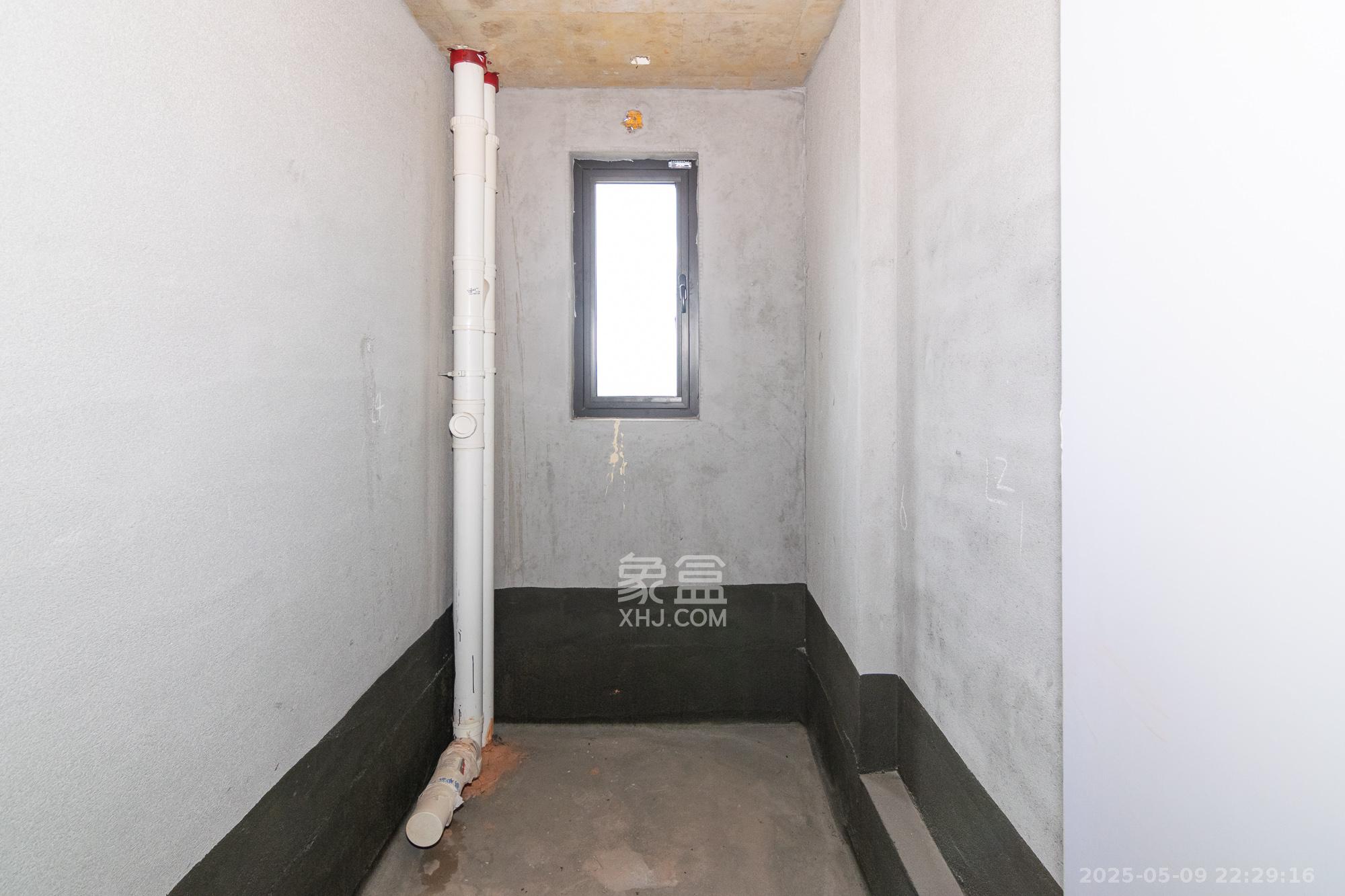 美的翰城  3室2厅2卫    63.8万 美的翰城  3室2厅2卫    63.8万卫生间