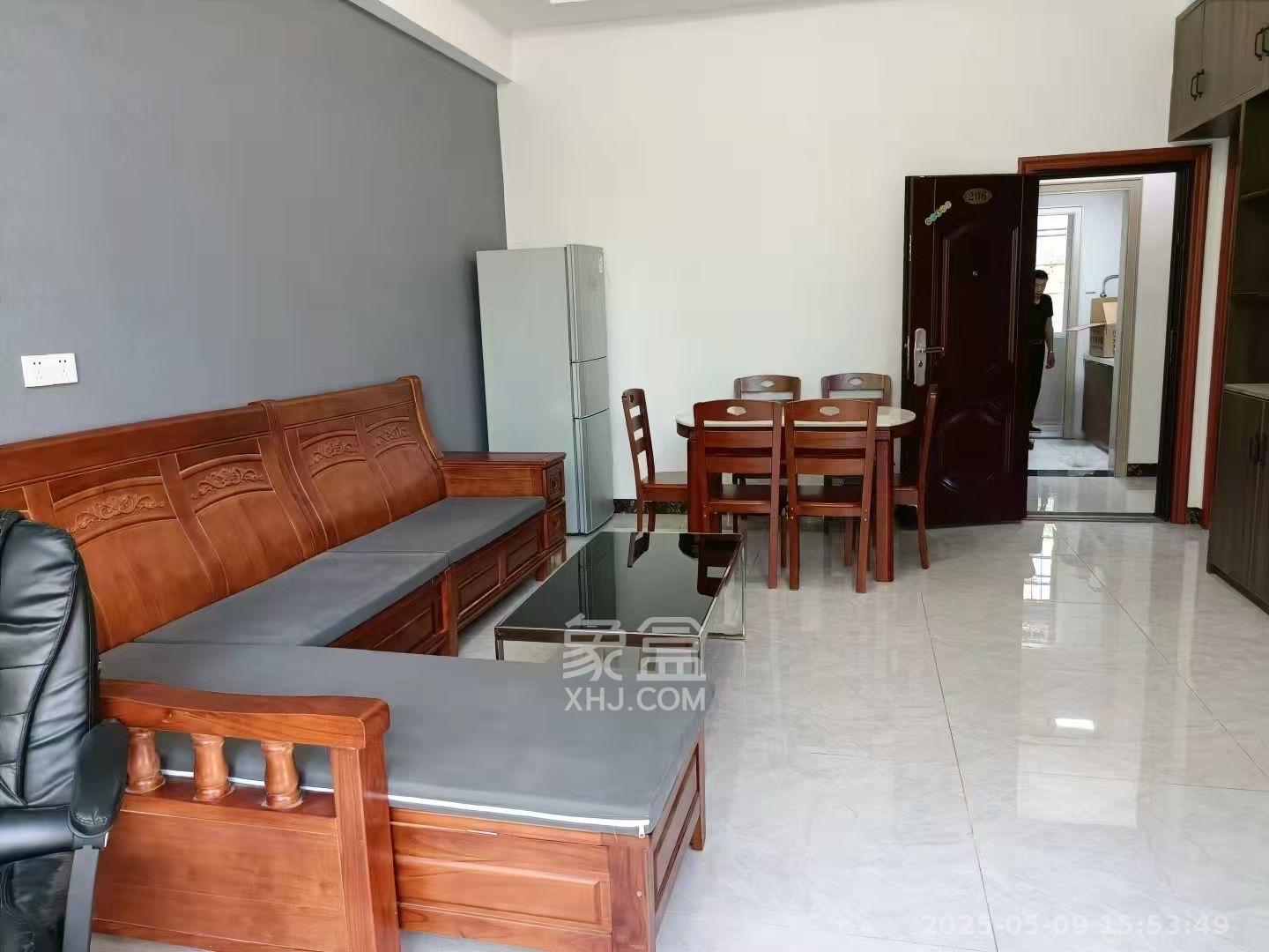 靳江小区 1室1厅1卫 1500.0元/月 靳江小区 1室1厅1卫 1500.0元/月室内图