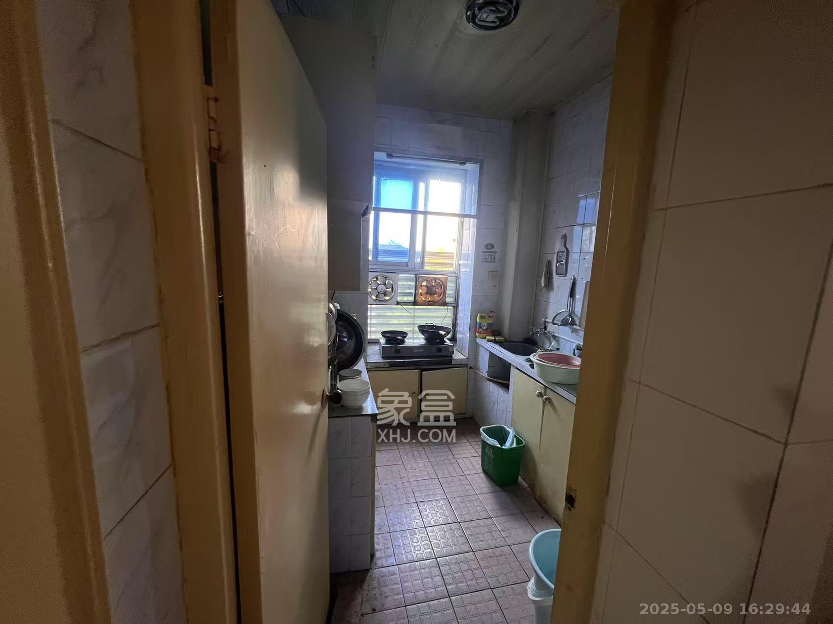 湖南大学民主村 3室2厅1卫 2200.0元/月 湖南大学民主村 3室2厅1卫 2200.0元/月室内图