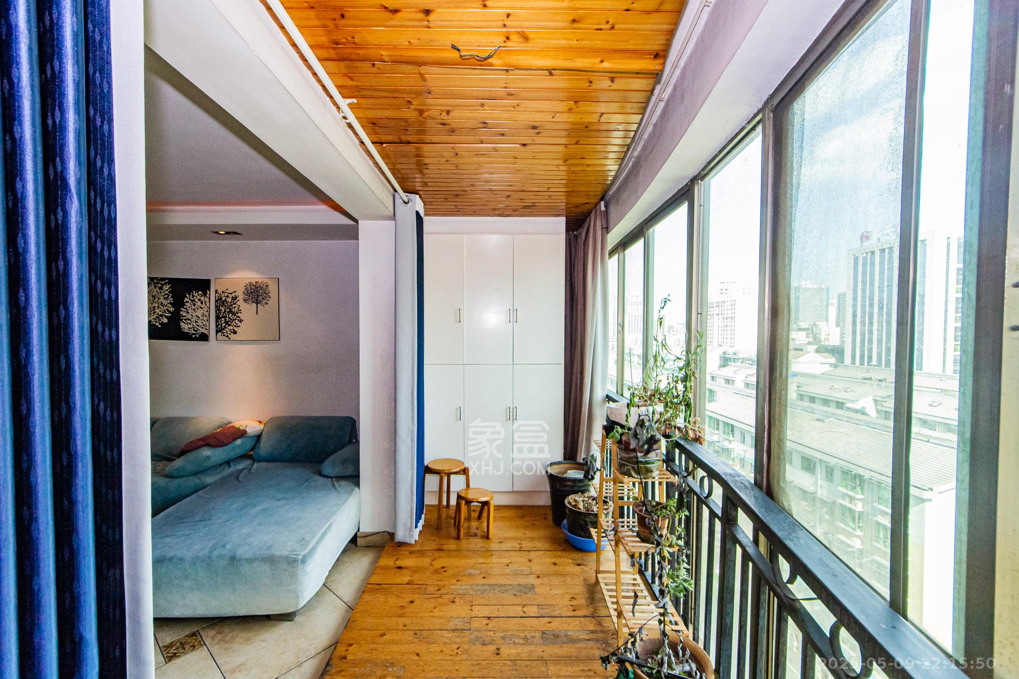 景香苑 3室2厅2卫 115.0万 景香苑 3室2厅2卫 115.0万阳台