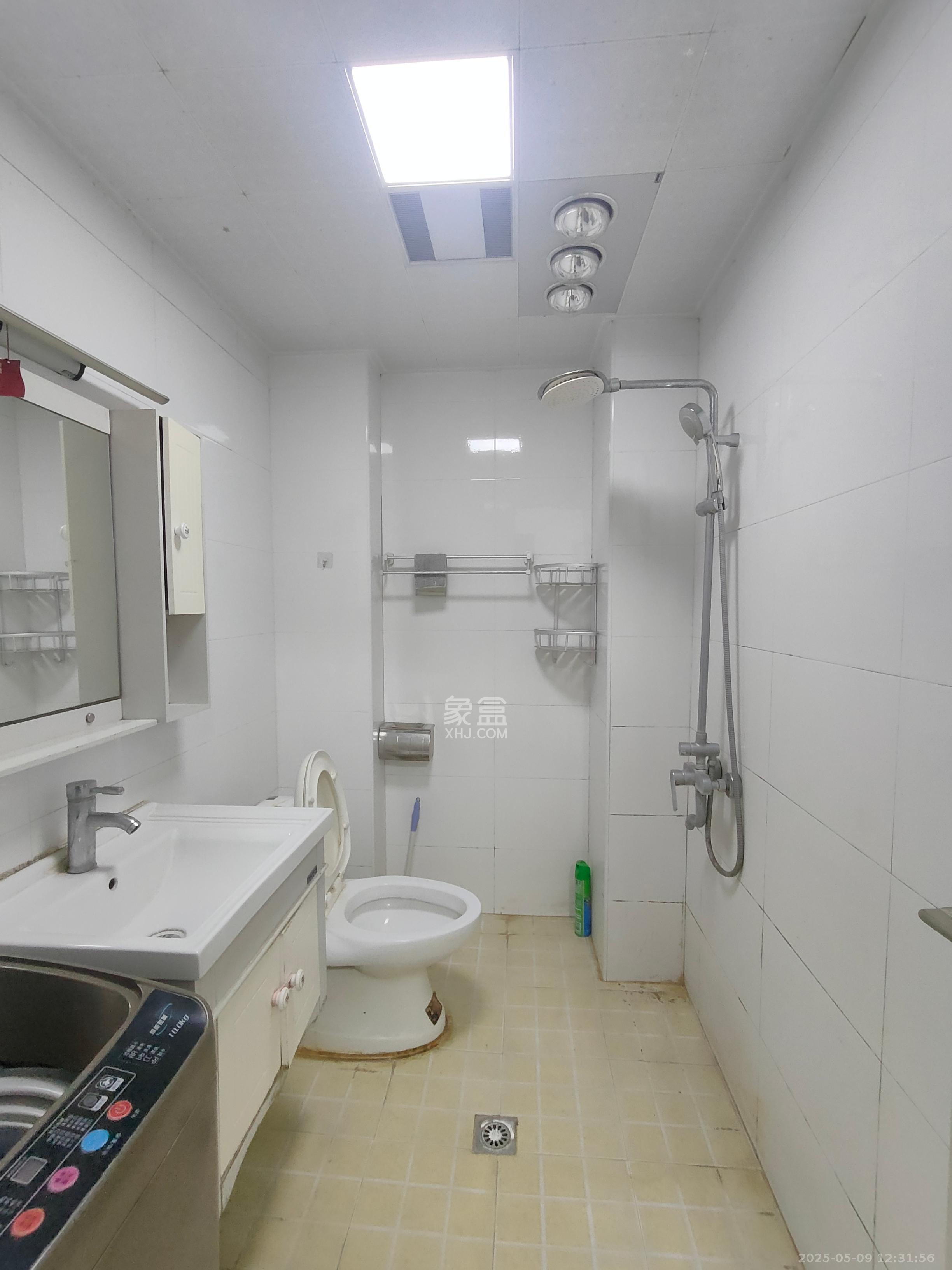 麓江春  1室1厅1卫   1650.00元/月室内图