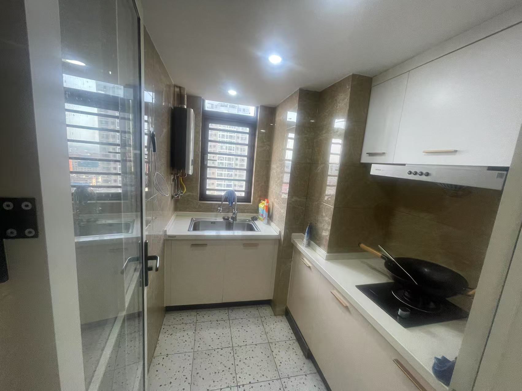 青春里 3室2厅2卫 1400.0元/月 青春里 3室2厅2卫 1400.0元/月室内图