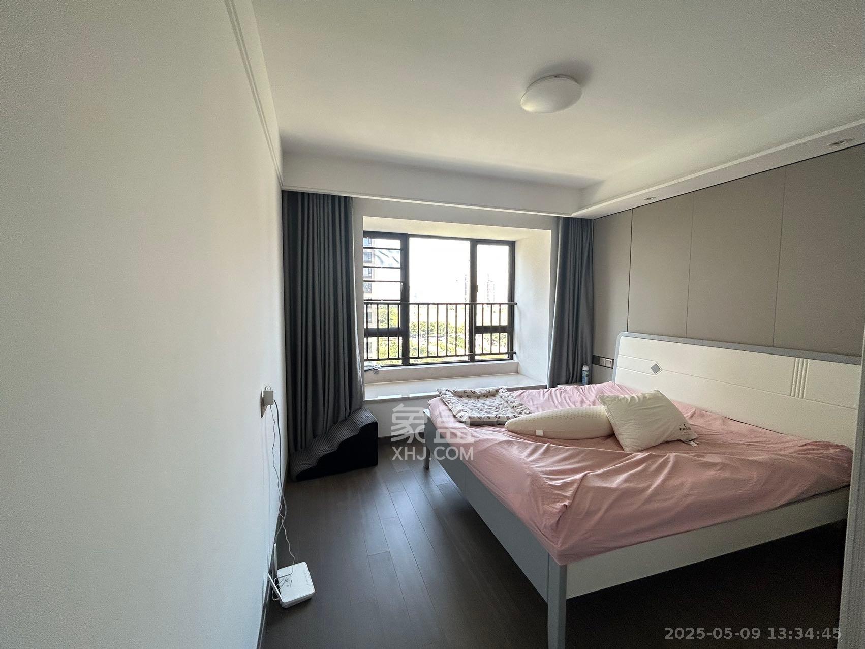 龙湖春江天玺  4室2厅2卫    4600.0元/月室内图