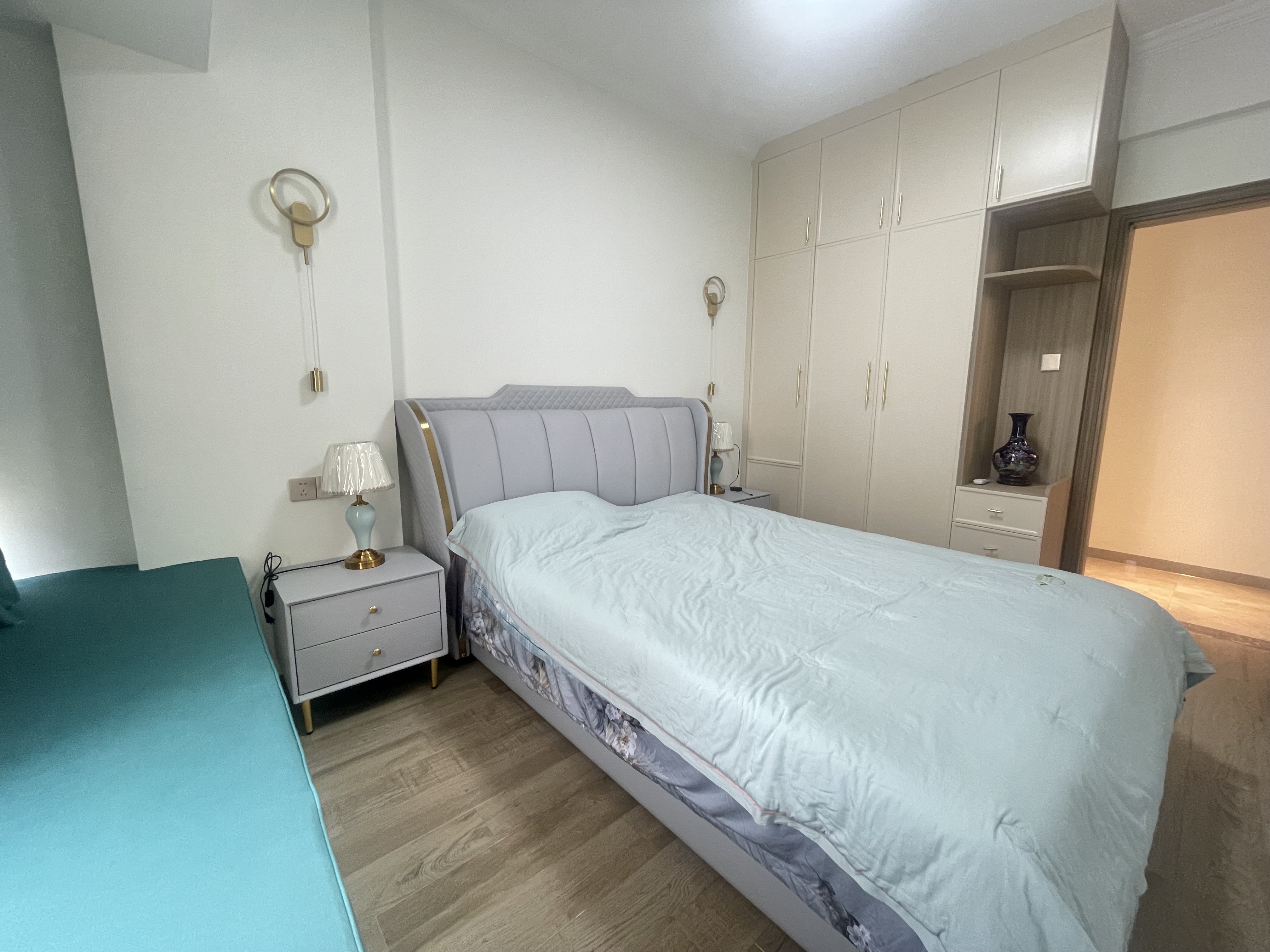 金岛国际 3室2厅2卫 175.0万 金岛国际 3室2厅2卫 175.0万客厅