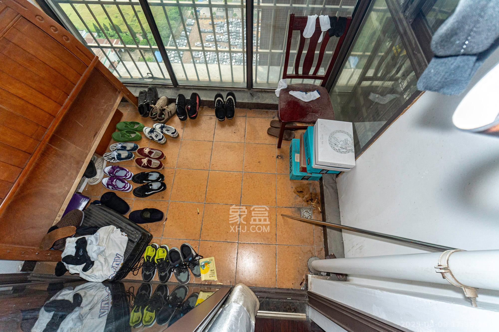 新长海广场 3室2厅2卫 78.8万 新长海广场 3室2厅2卫 78.8万阳台