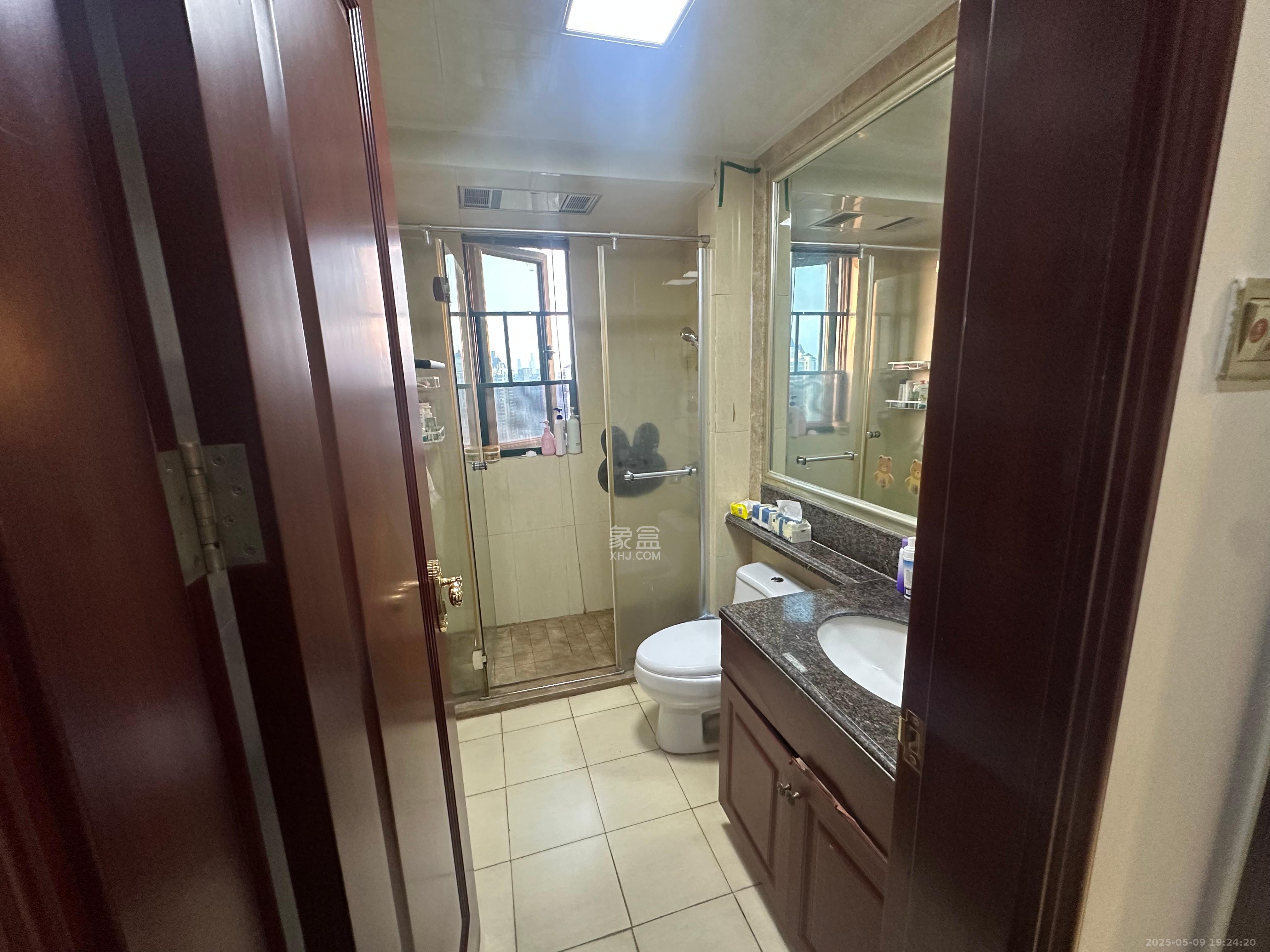 恒大雅苑 4室2厅2卫 3500.0元/月 恒大雅苑 4室2厅2卫 3500.0元/月室内图