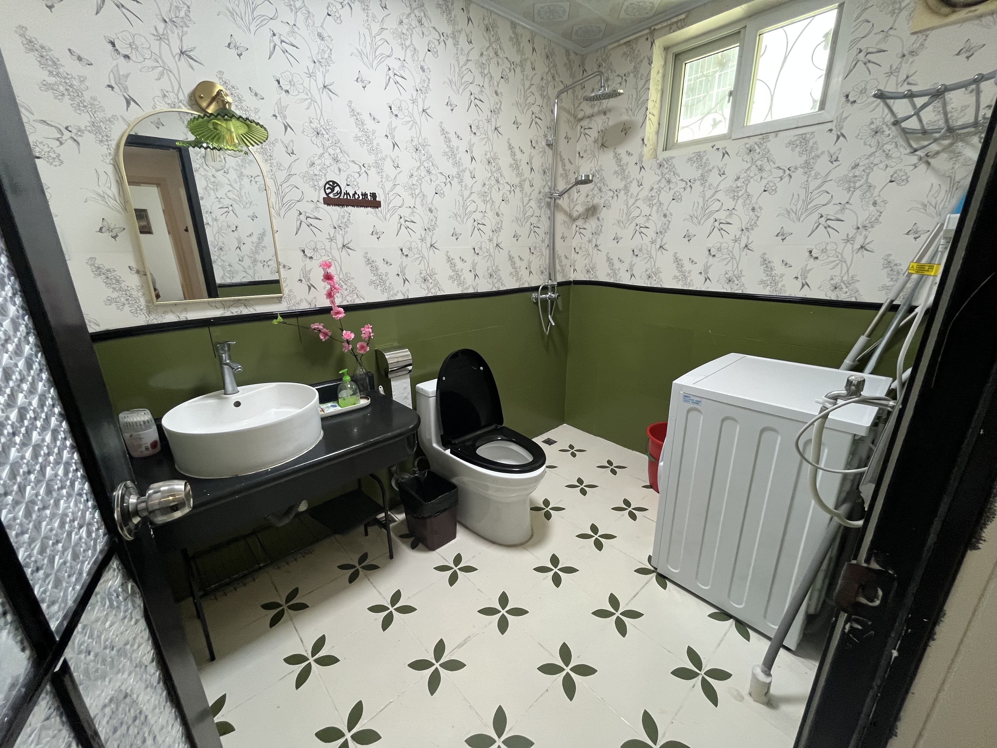 泉水山庄(别墅公寓区) 5室3厅6卫 25000.0元/月 泉水山庄(别墅公寓区) 5室3厅6卫 25000.0元/月室内图