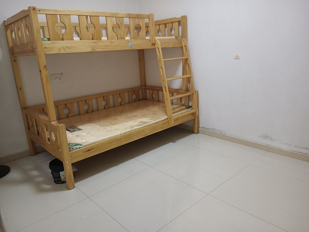 景湖春天 2室2厅1卫 1500.0元/月 景湖春天 2室2厅1卫 1500.0元/月室内图