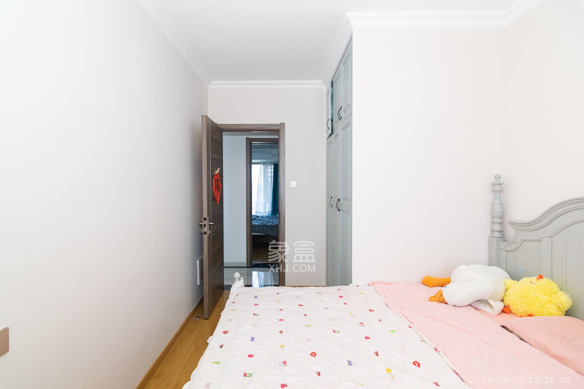 碧桂园高尔夫花园 4室2厅2卫 125.0万 碧桂园高尔夫花园 4室2厅2卫 125.0万卧室