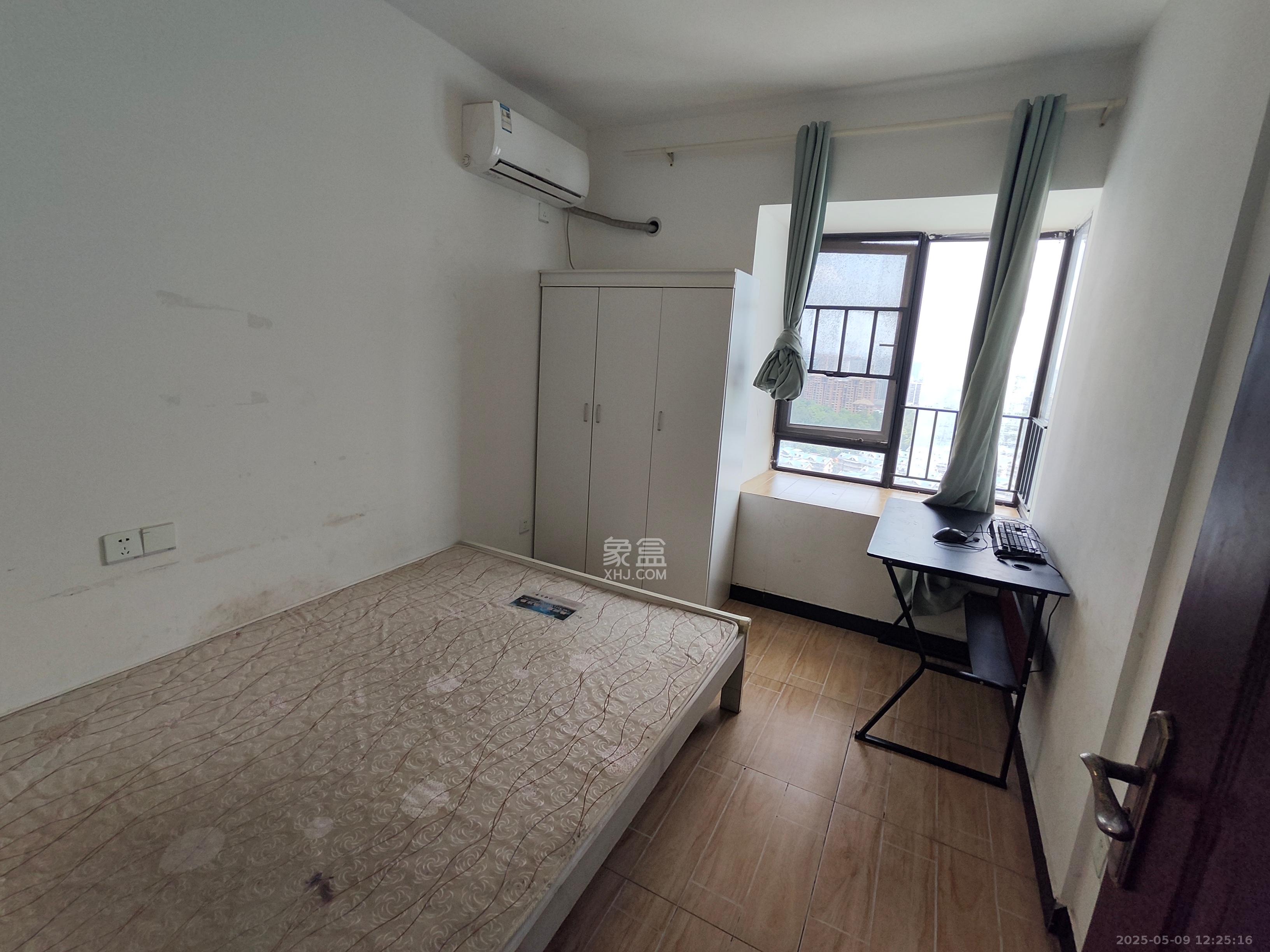 保利城(中航城国际社区、郡原美村) 3室2厅2卫 2200.0元/月 保利城(中航城国际社区、郡原美村) 3室2厅2卫 2200.0元/月室内图