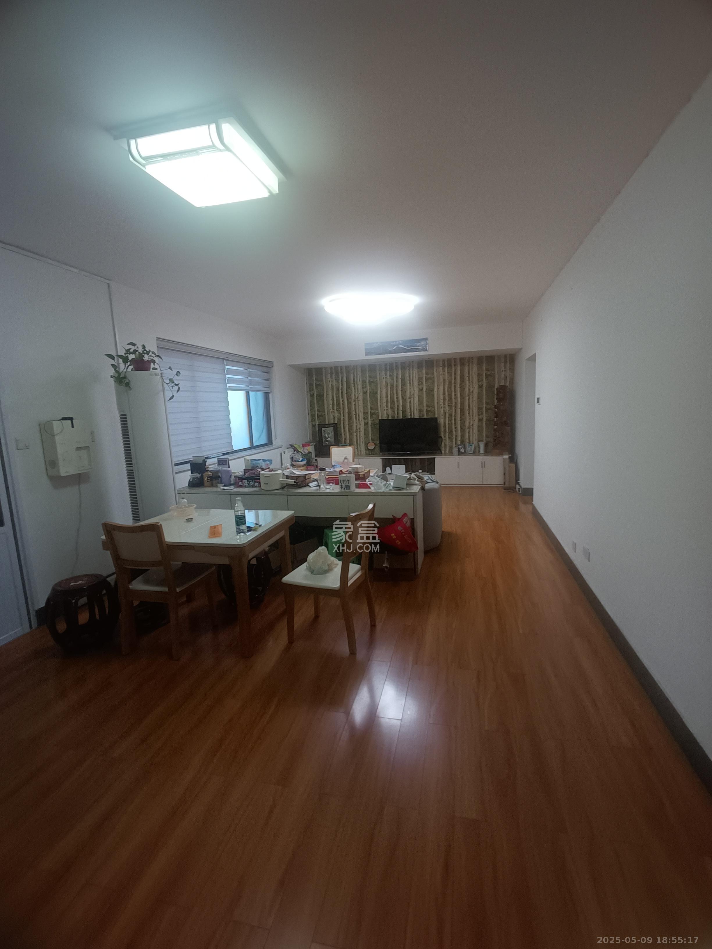 交通厅宿舍  4室1厅1卫    5600.0元/月 交通厅宿舍  4室1厅1卫    5600.0元/月室内图